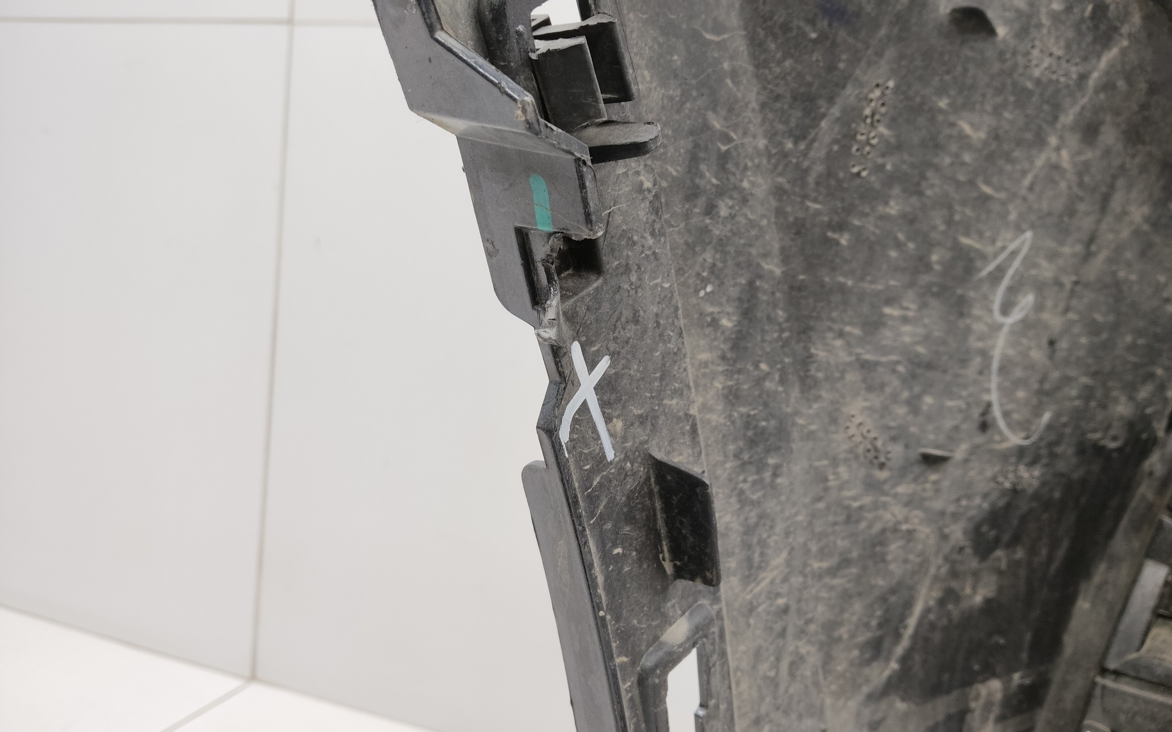 Бампер передний Geely Monjaro