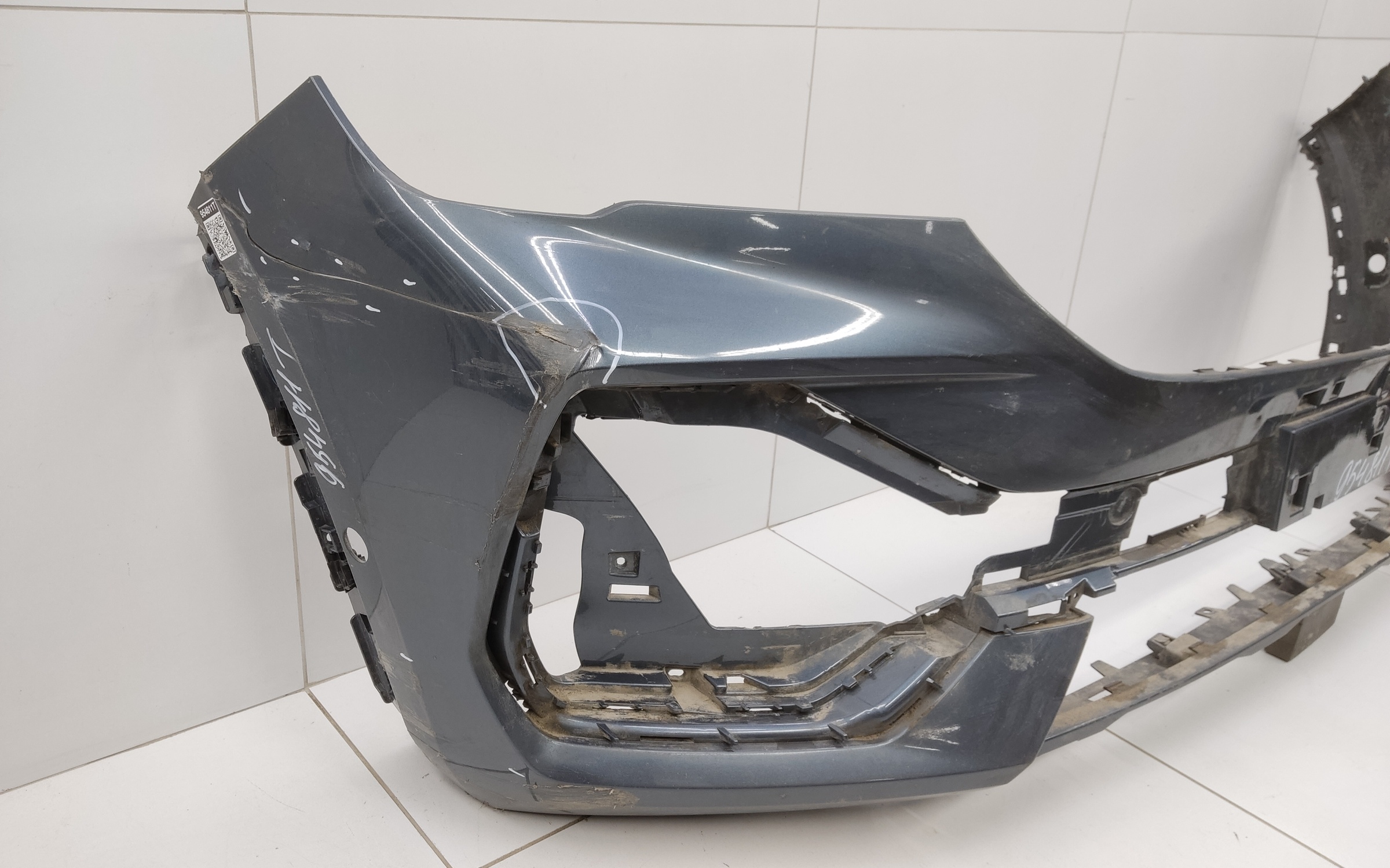 Бампер передний Geely Monjaro