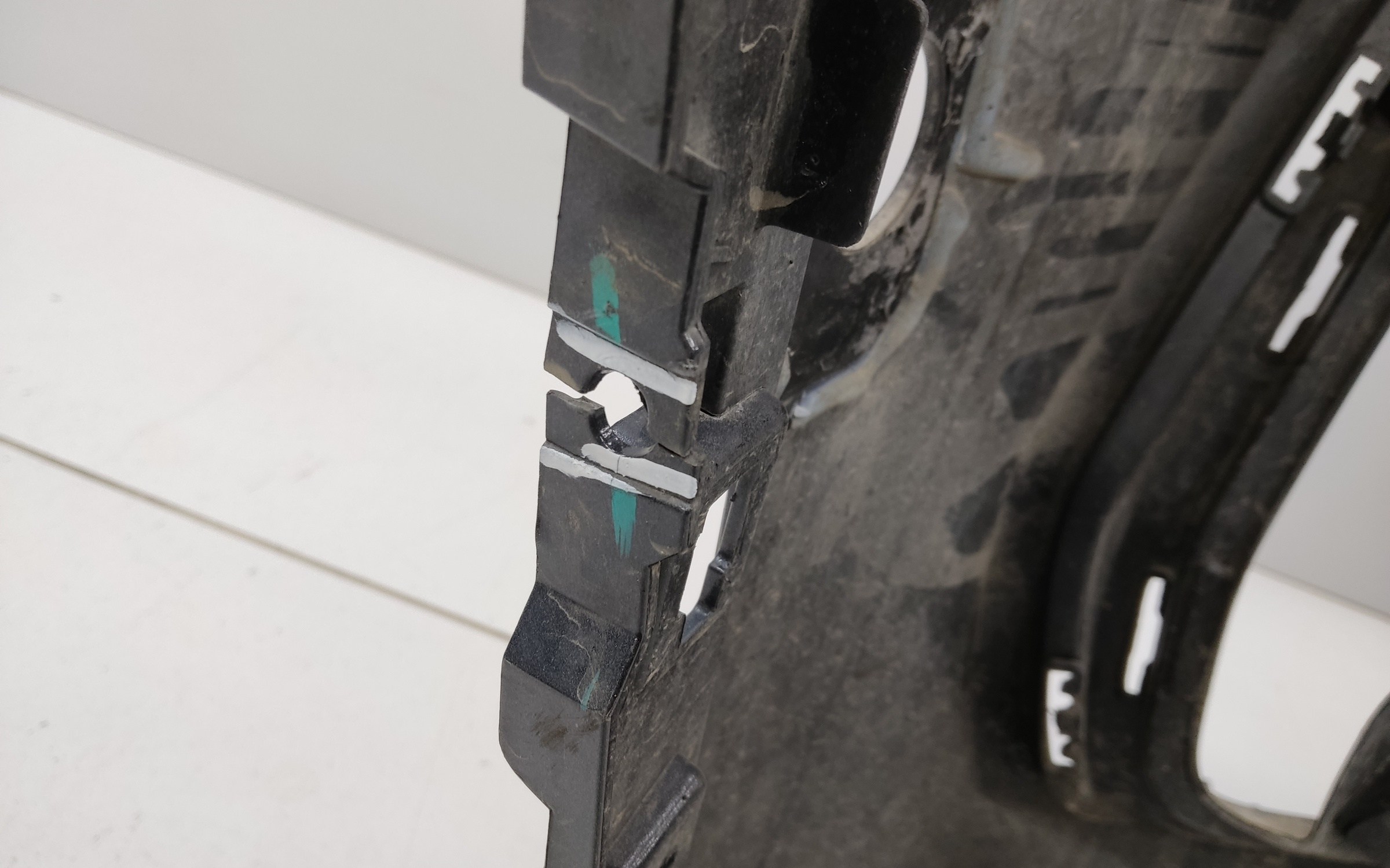 Бампер передний Geely Monjaro