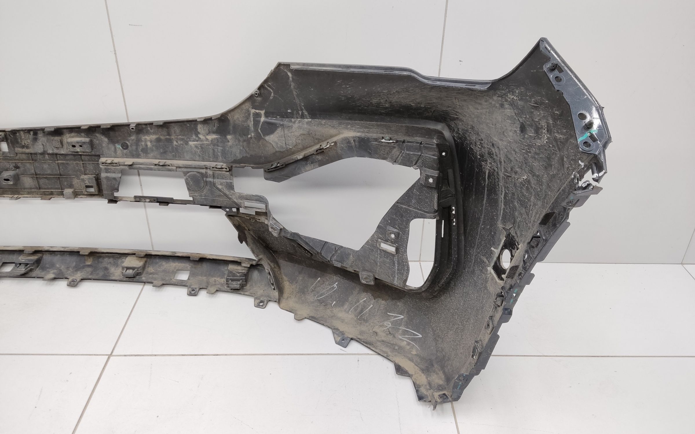 Бампер передний Geely Monjaro