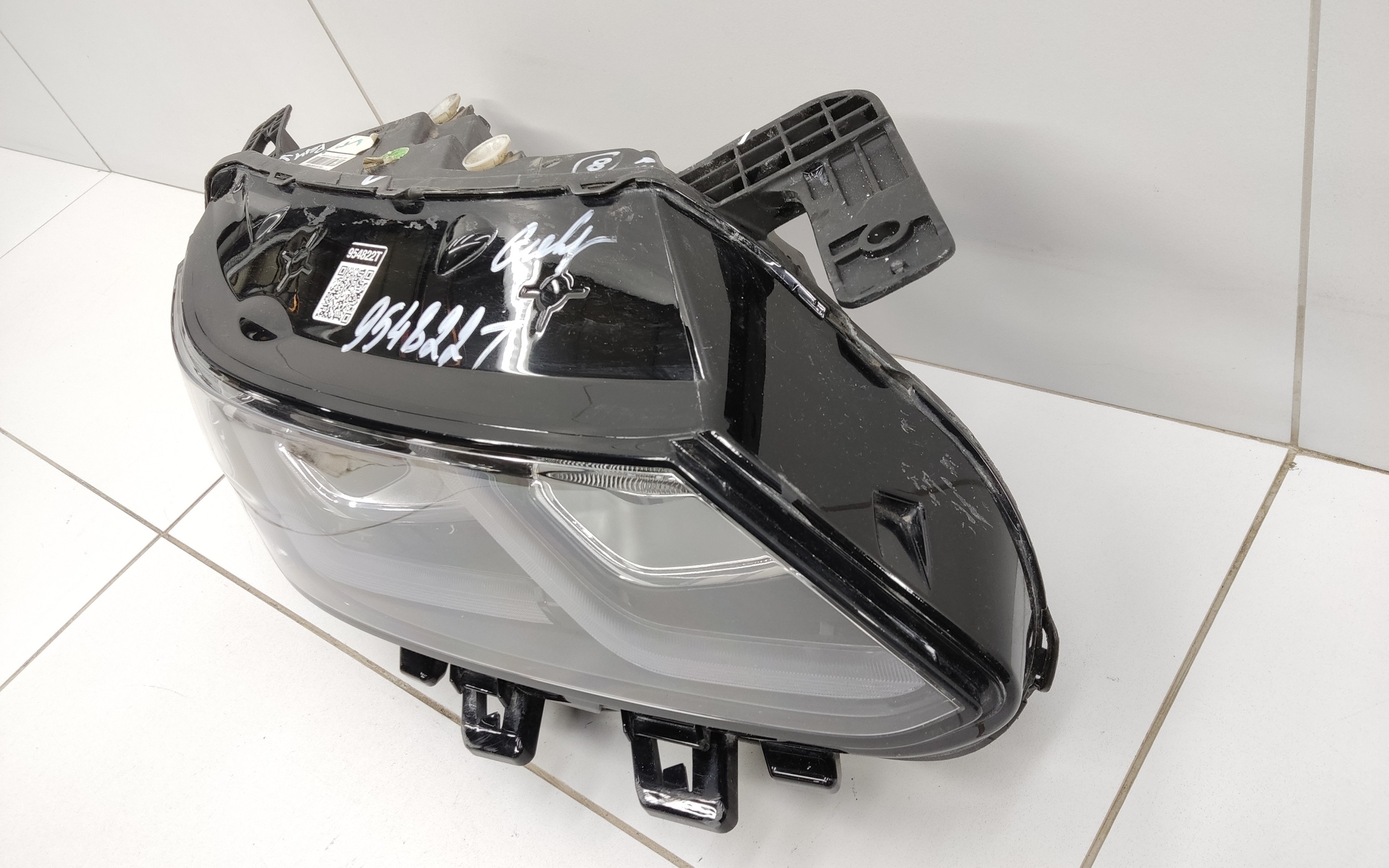 Фара передняя правая Geely Coolray галоген линза