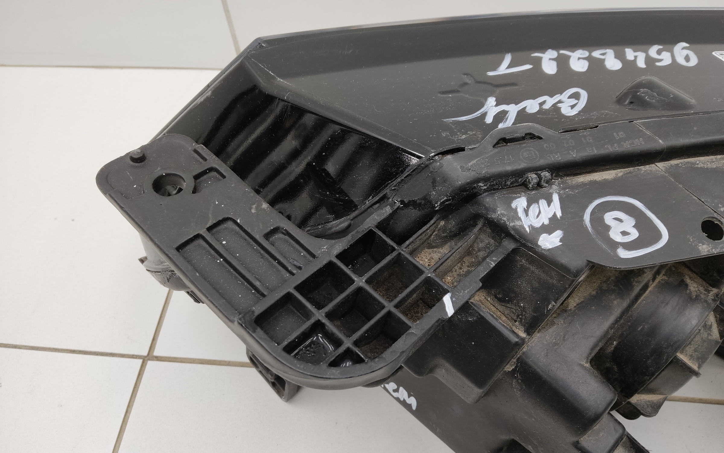 Фара передняя правая Geely Coolray галоген линза