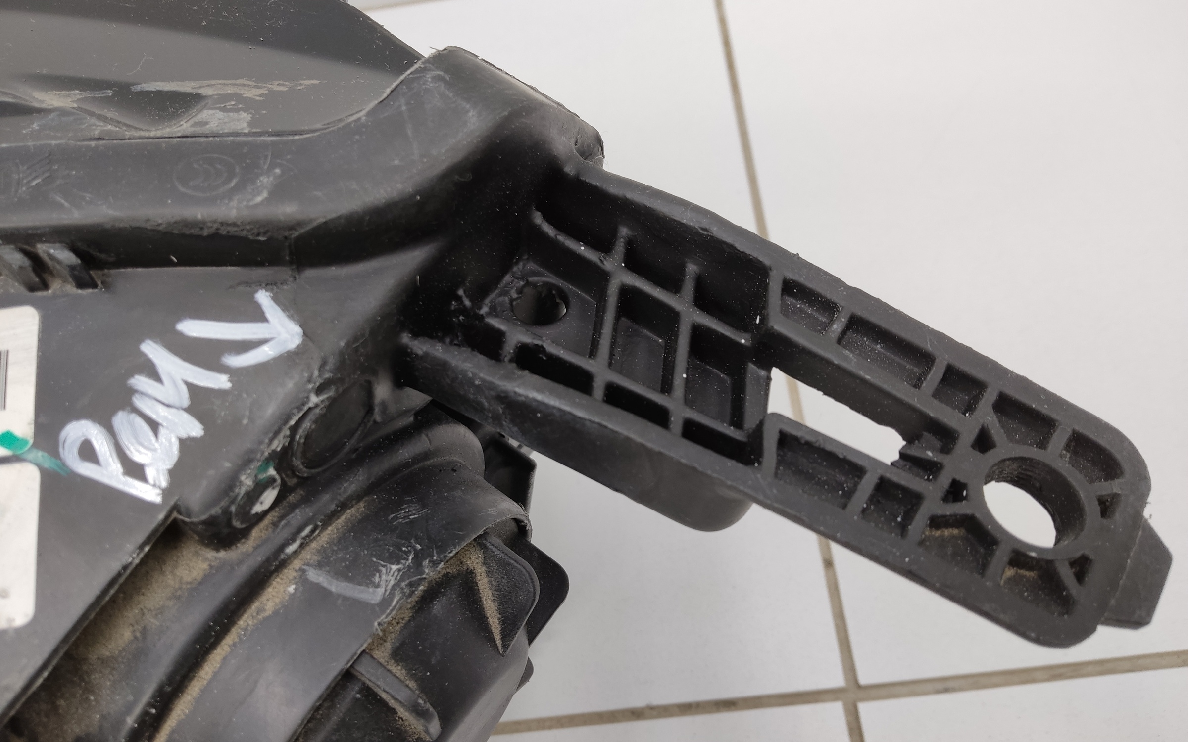 Фара передняя правая Geely Coolray галоген линза