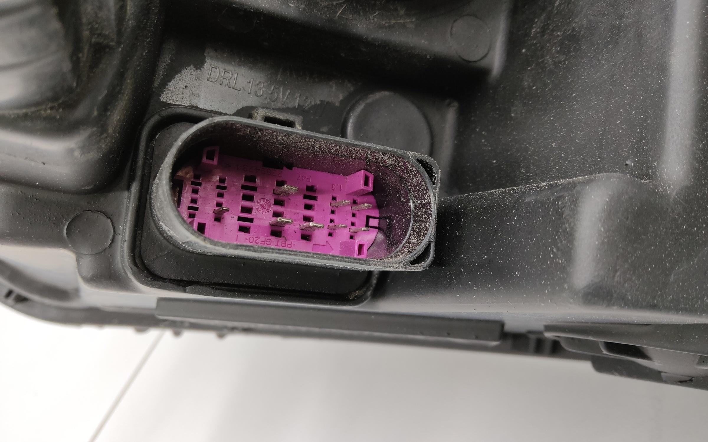 Фара передняя правая Geely Coolray галоген линза