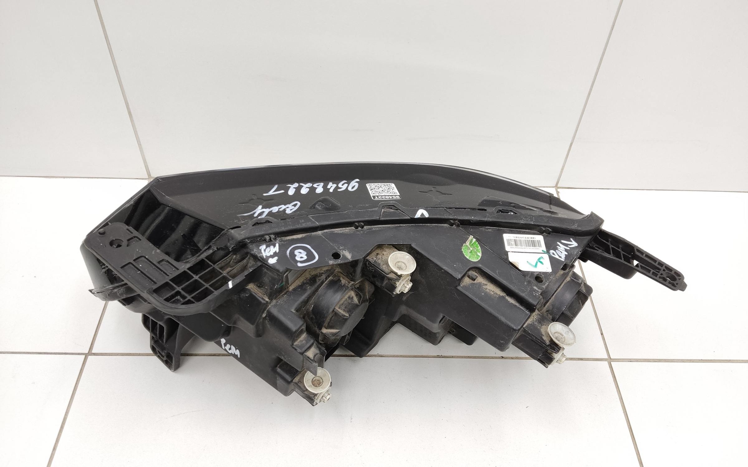 Фара передняя правая Geely Coolray галоген линза