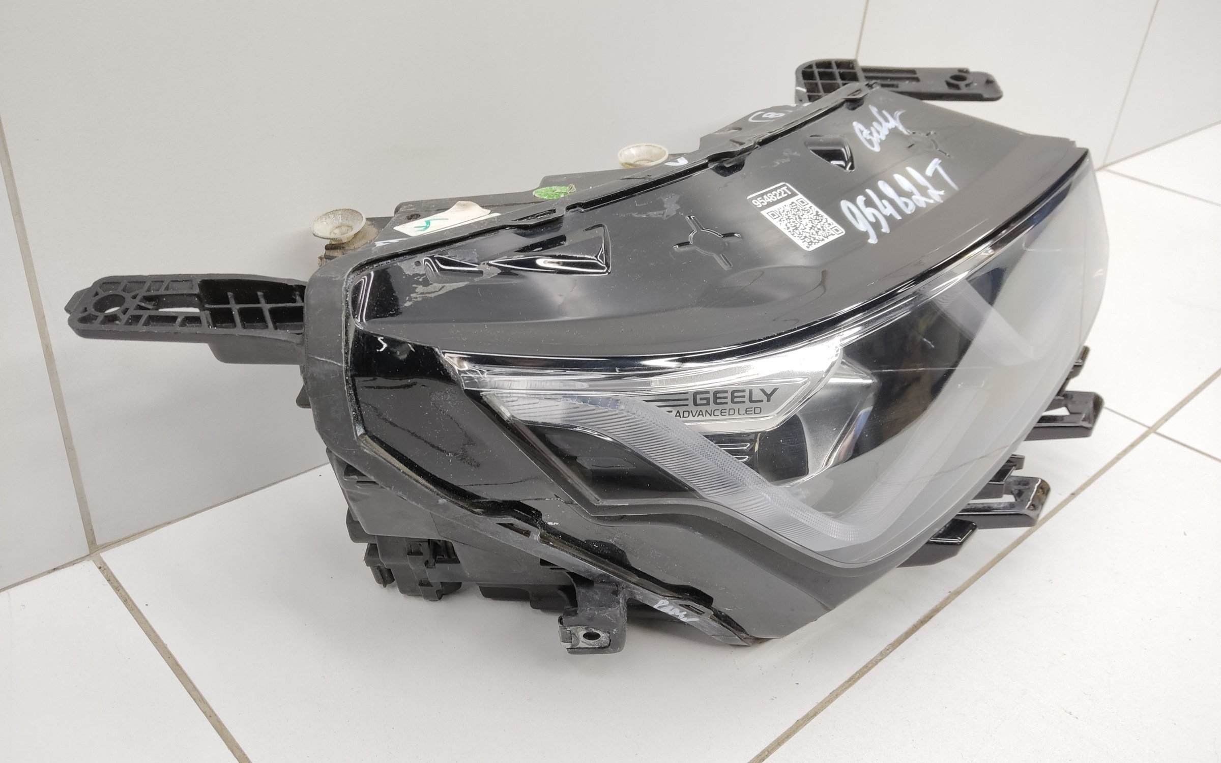 Фара передняя правая Geely Coolray галоген линза