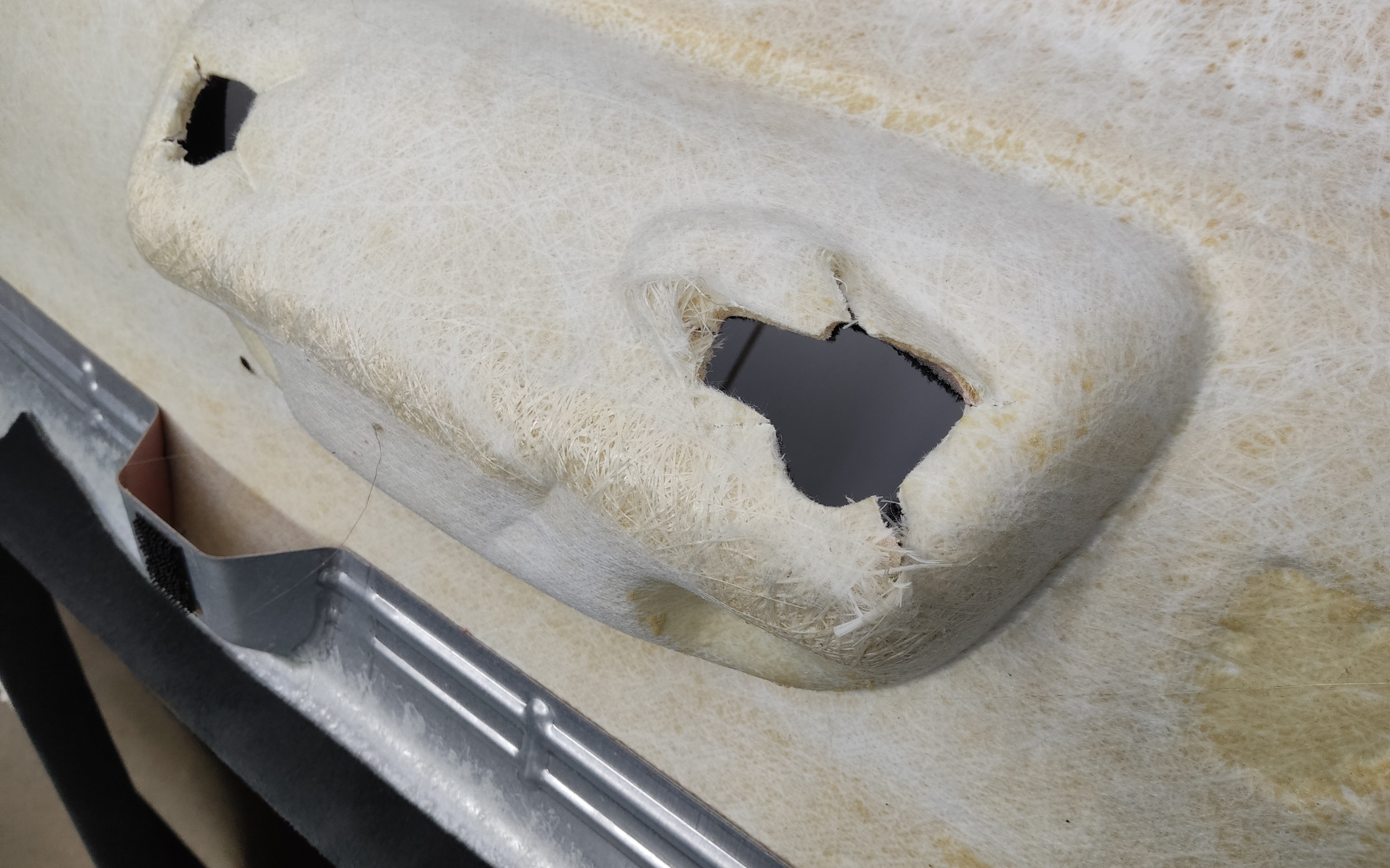 Обшивка крыши "потолок" Geely Monjaro черная