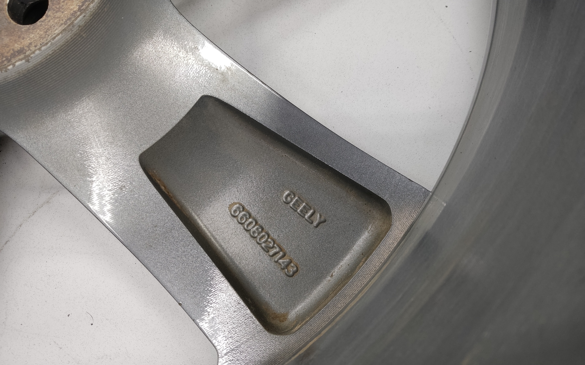 Диск колеса литой Geely Okavango Restail R19