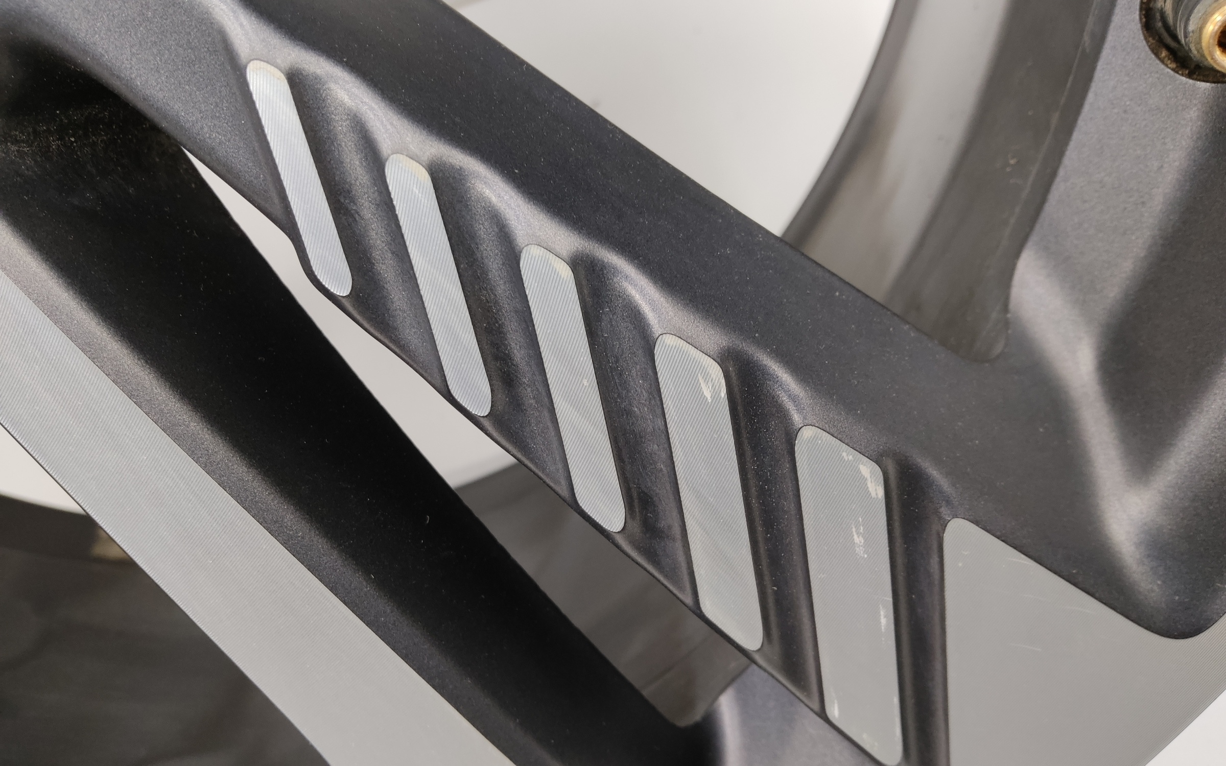 Диск колеса литой Geely Monjaro R20