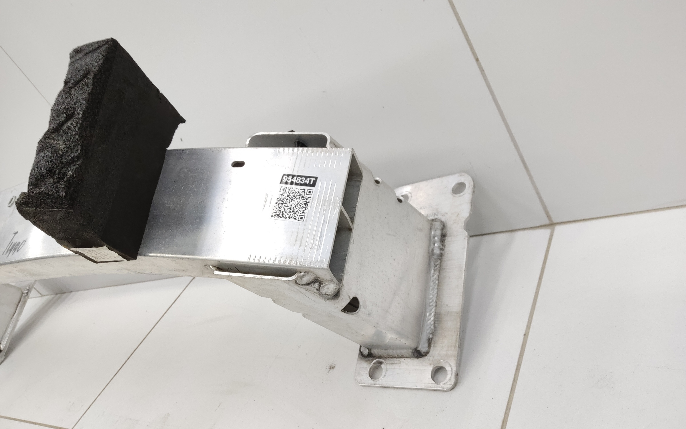 Усилитель переднего бампера Omoda C5