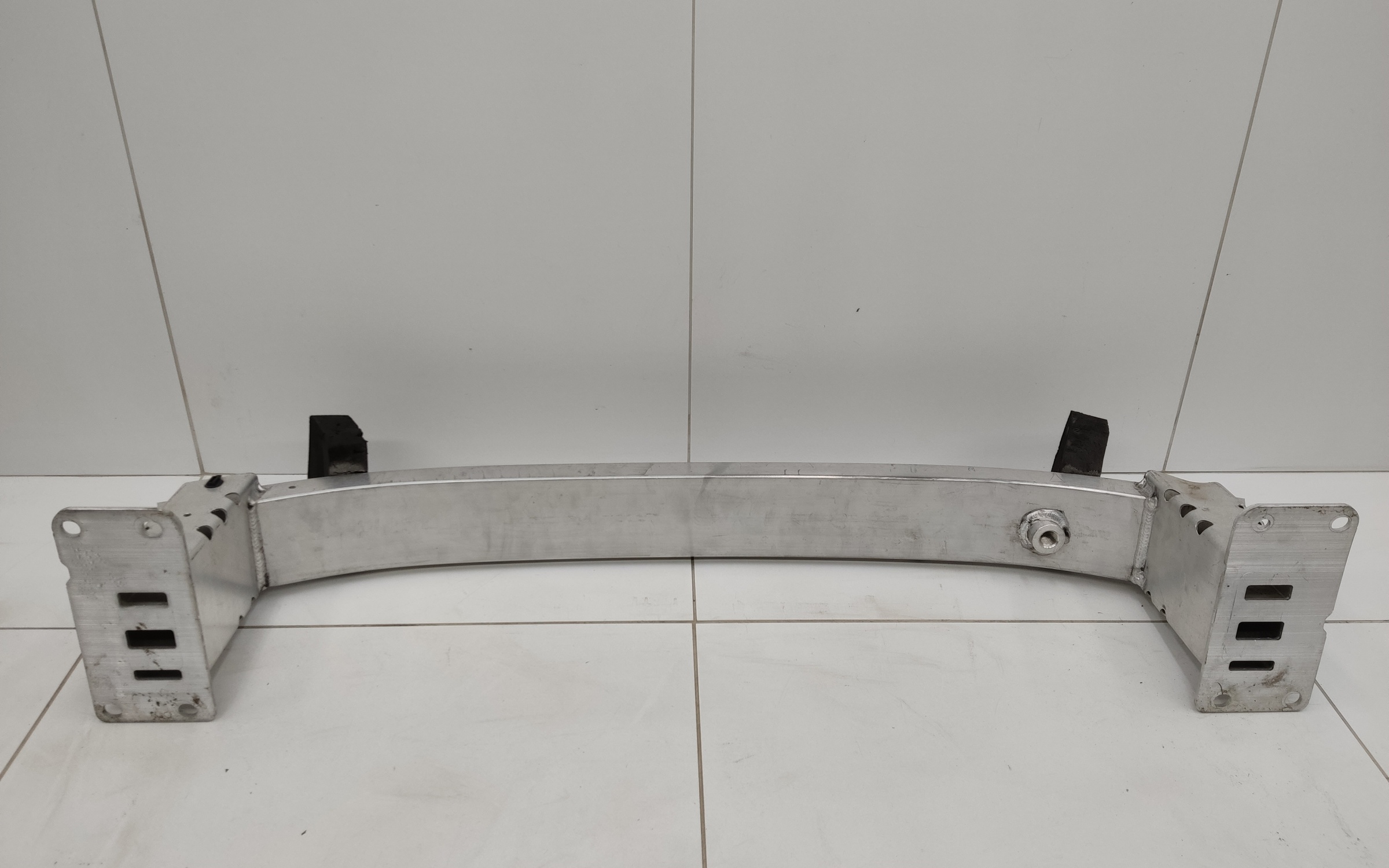 Усилитель переднего бампера Omoda C5