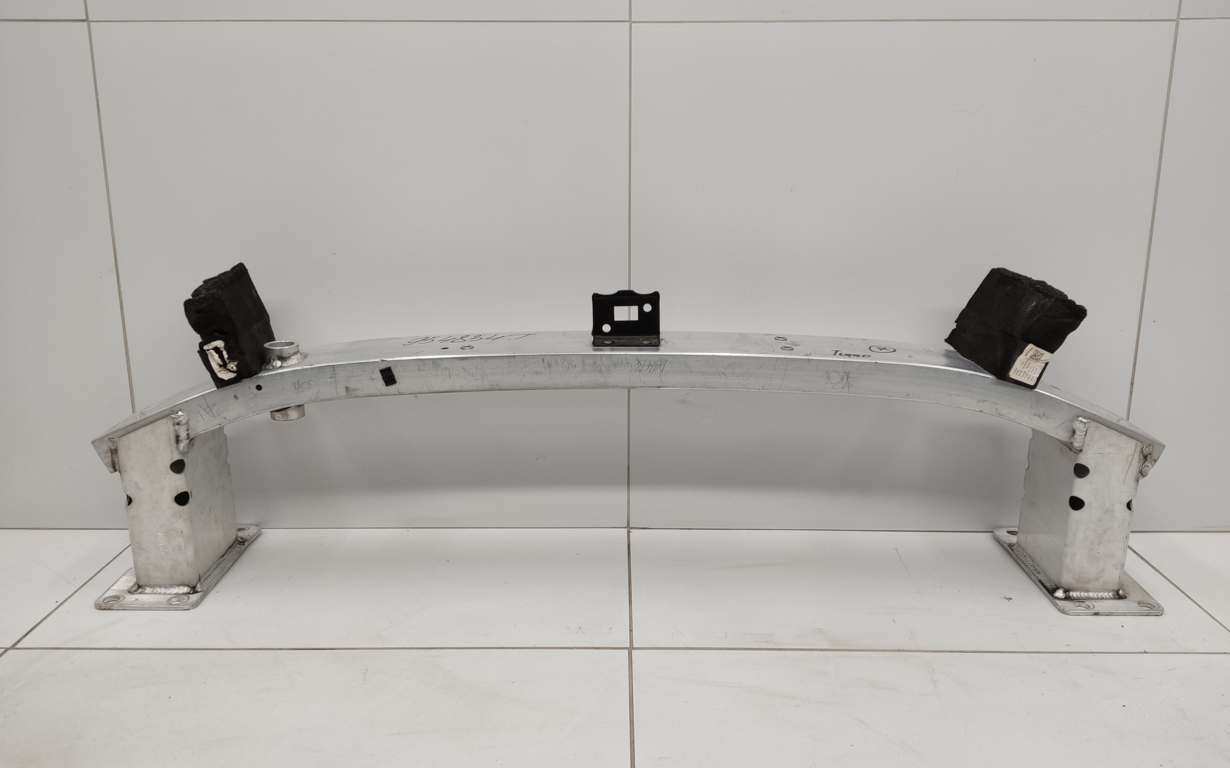 Усилитель переднего бампера Omoda C5