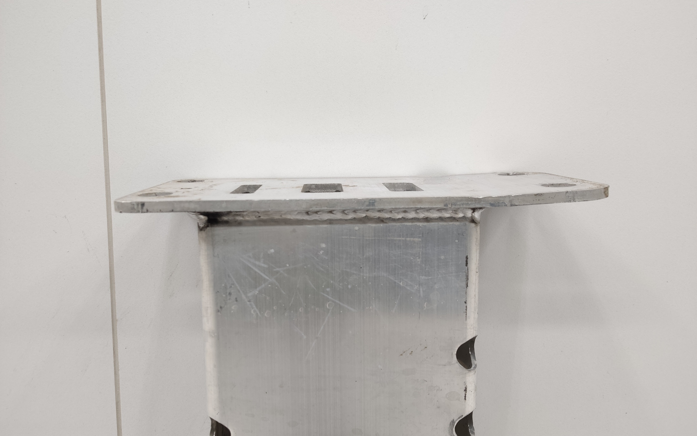 Усилитель переднего бампера Omoda C5