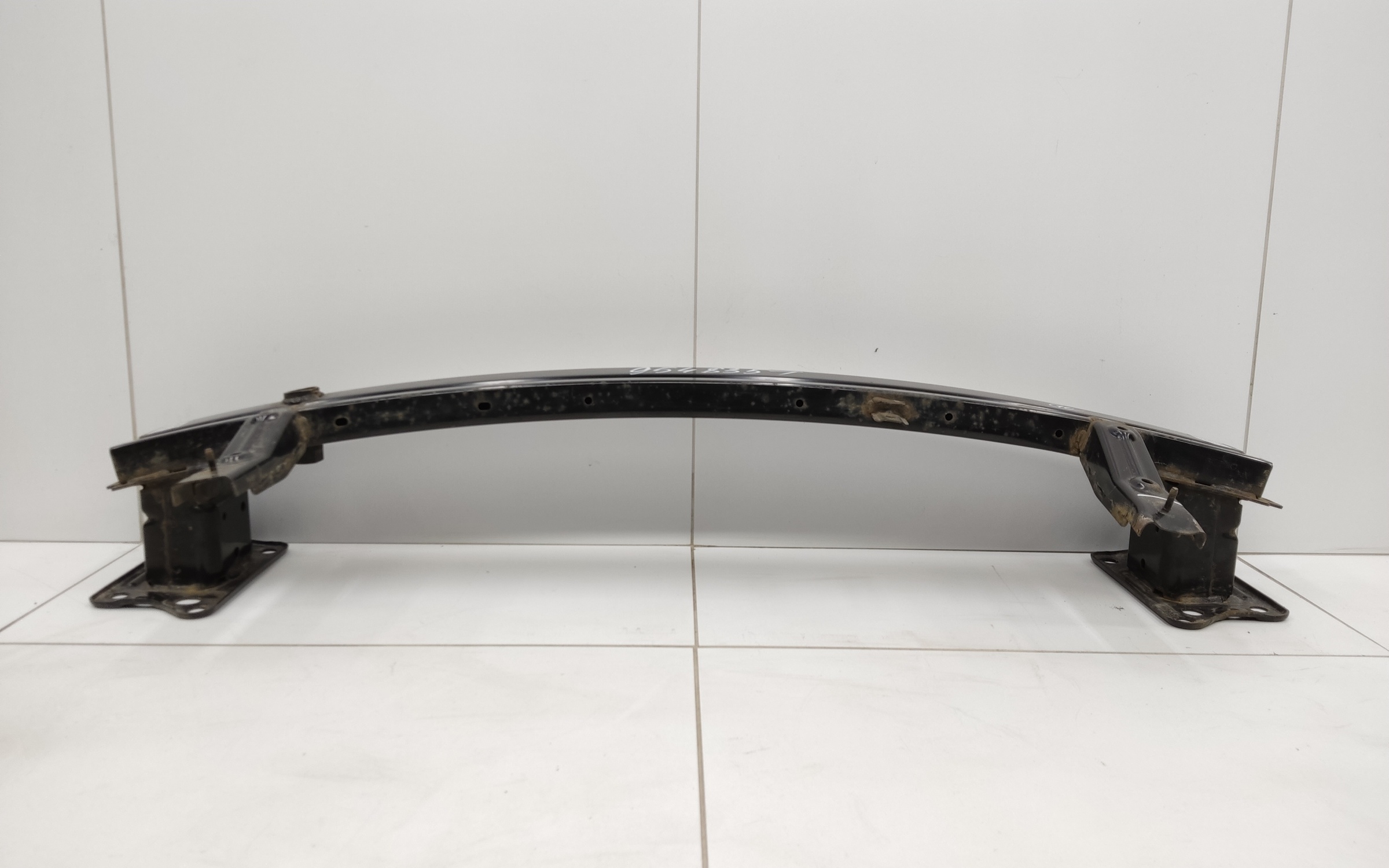 Усилитель переднего бампера Kia Seltos