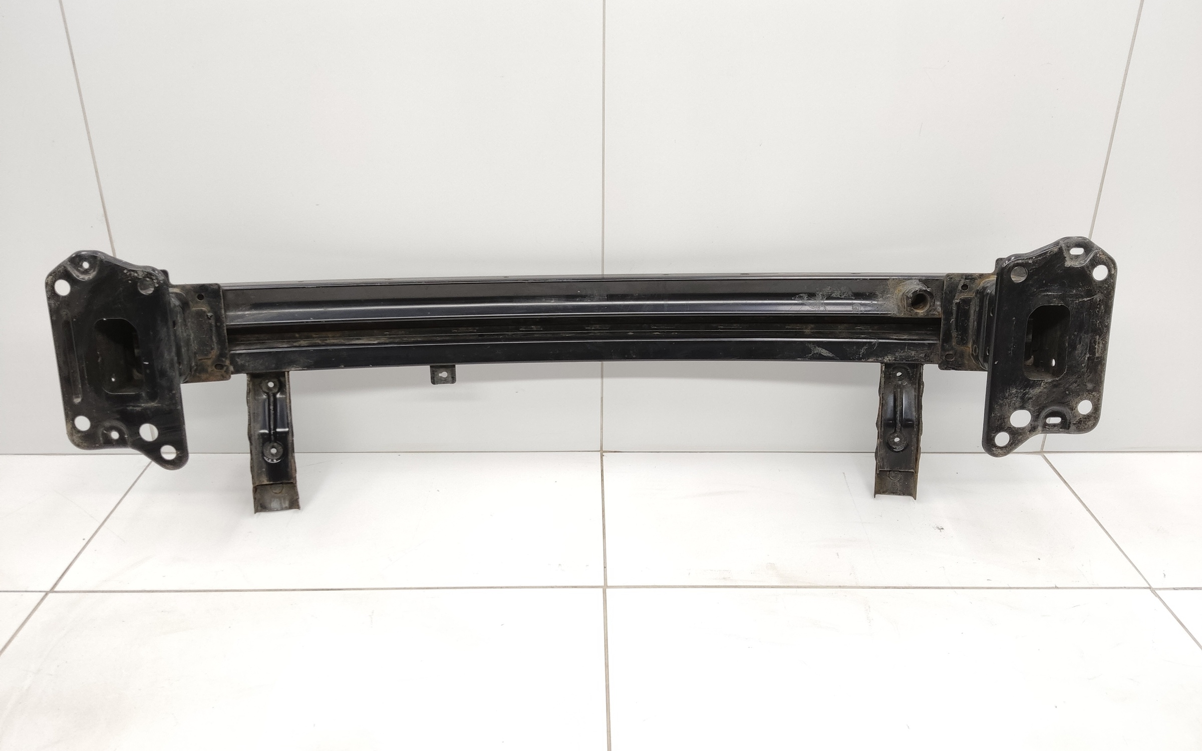 Усилитель переднего бампера Kia Seltos