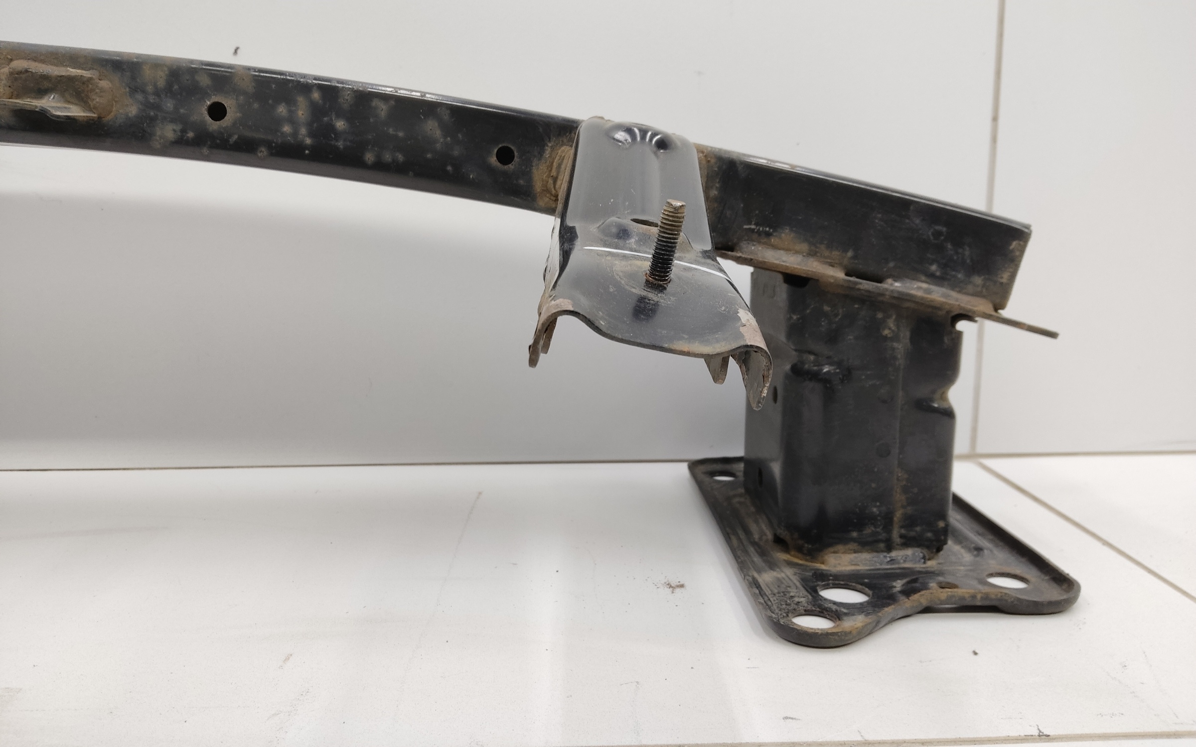 Усилитель переднего бампера Kia Seltos