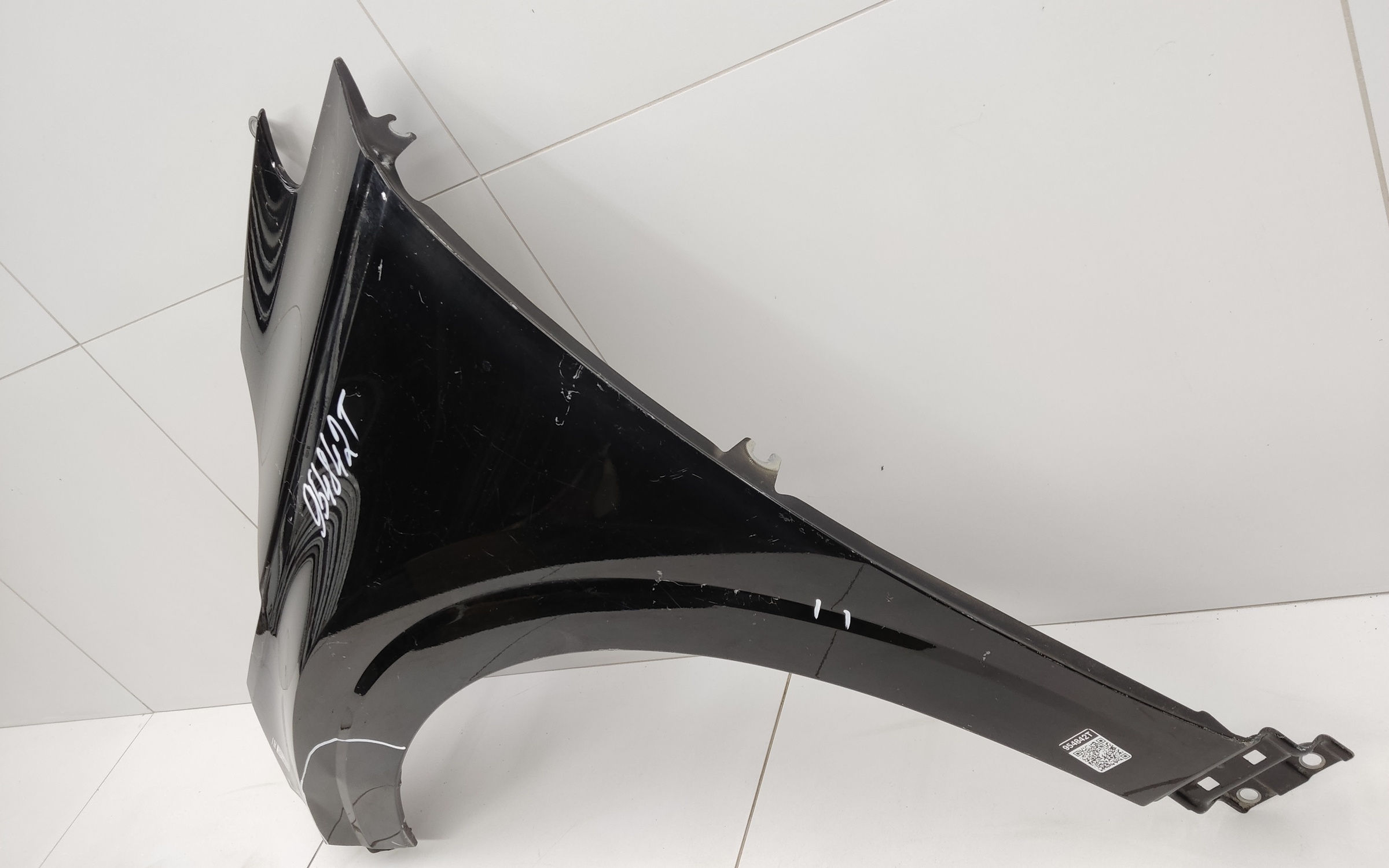 Крыло переднее левое Kia Carnival 4