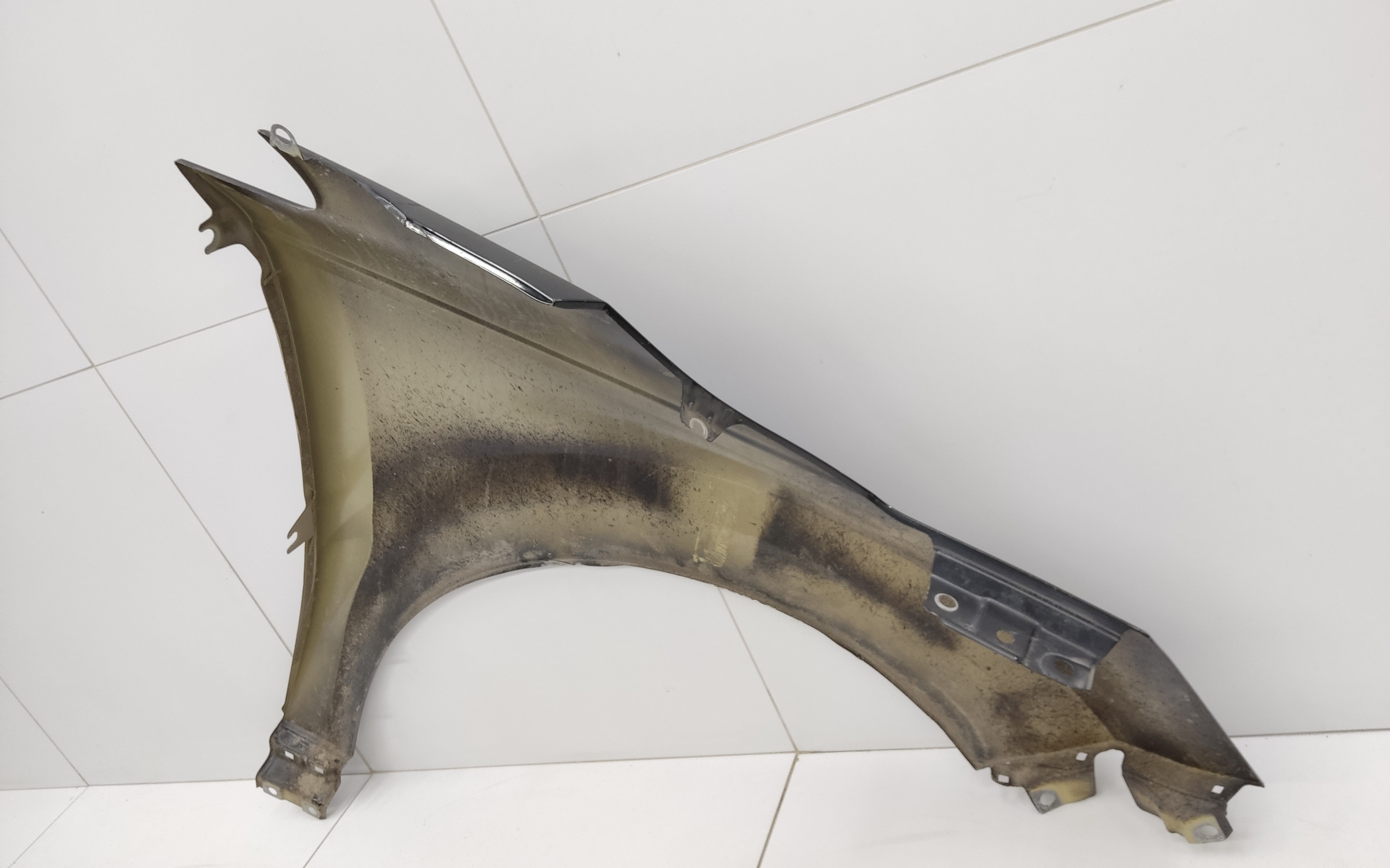 Крыло переднее левое Kia Carnival 4