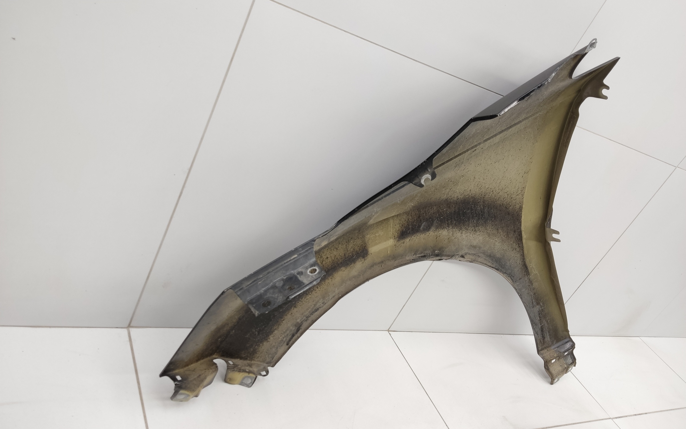 Крыло переднее правое Kia Carnival 4