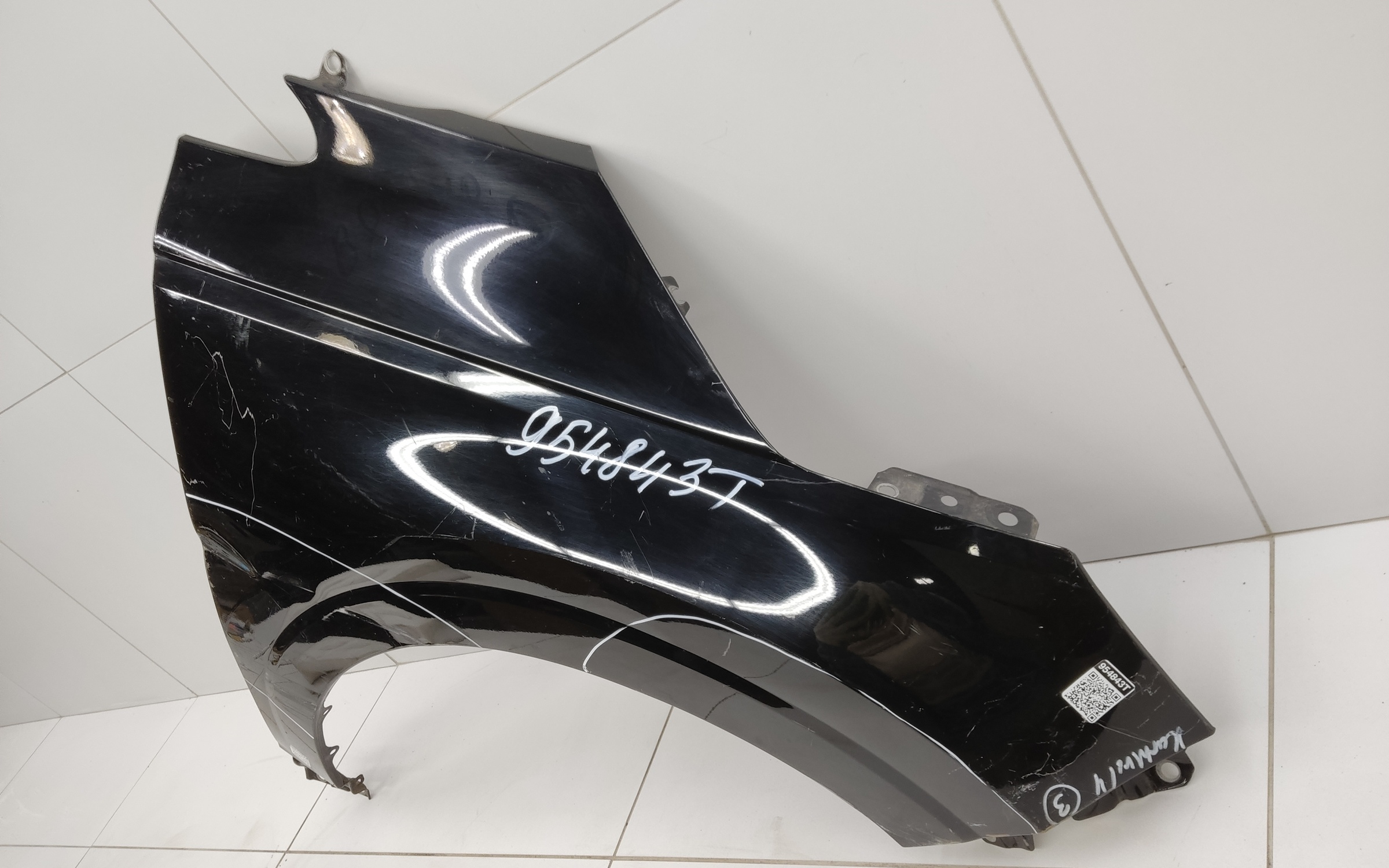 Крыло переднее правое Kia Carnival 4