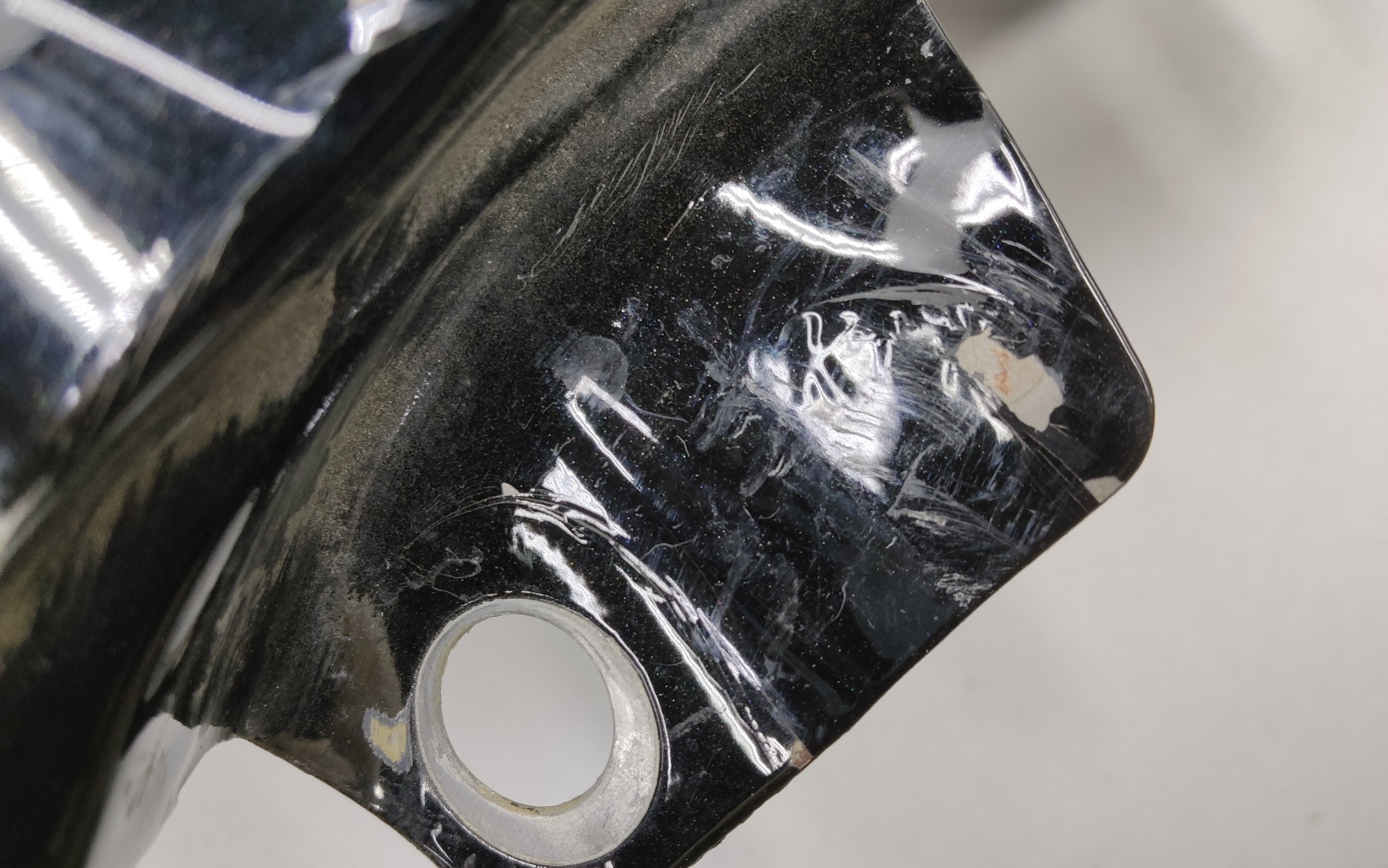 Крыло переднее правое Kia Carnival 4