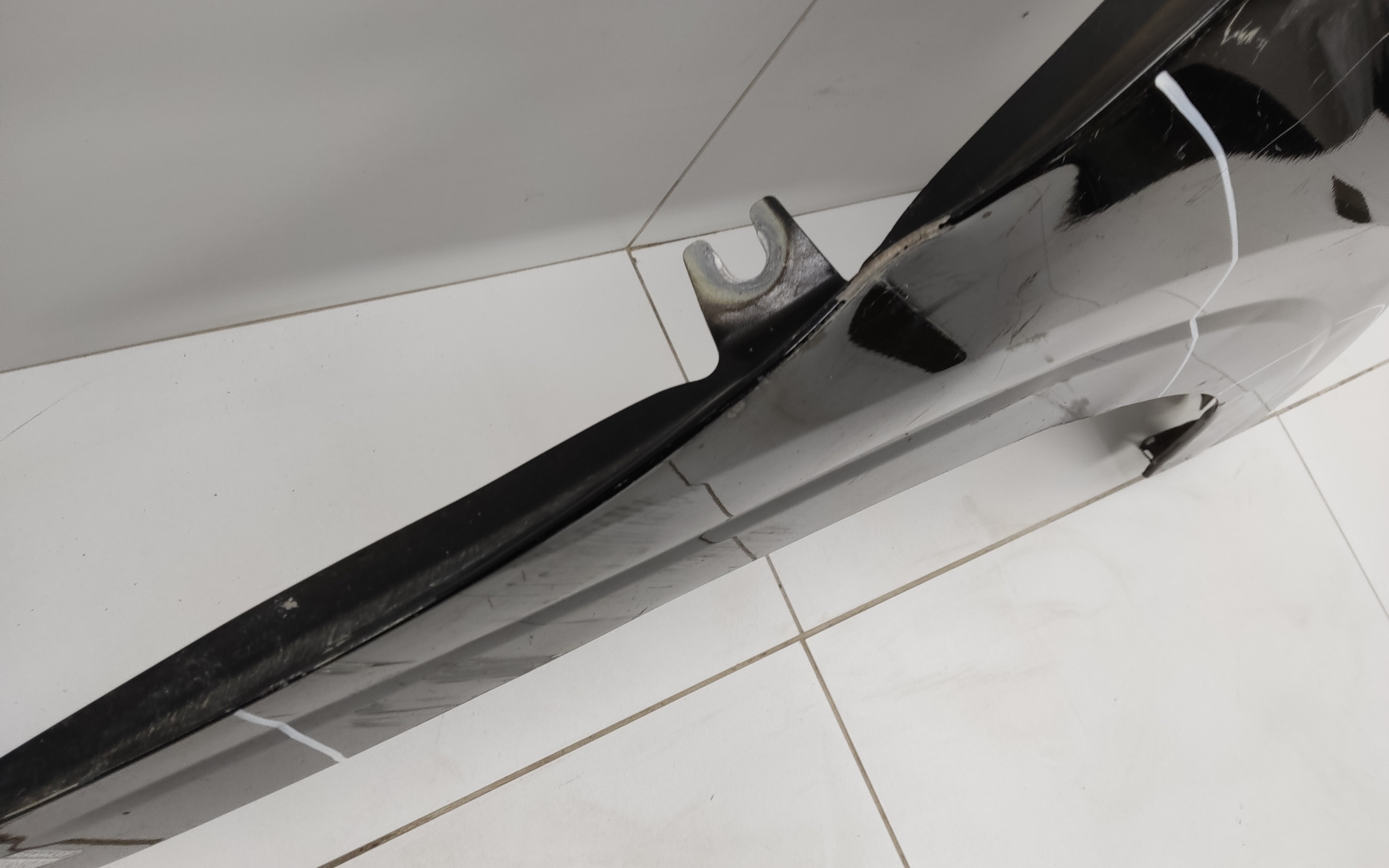 Крыло переднее правое Kia Carnival 4