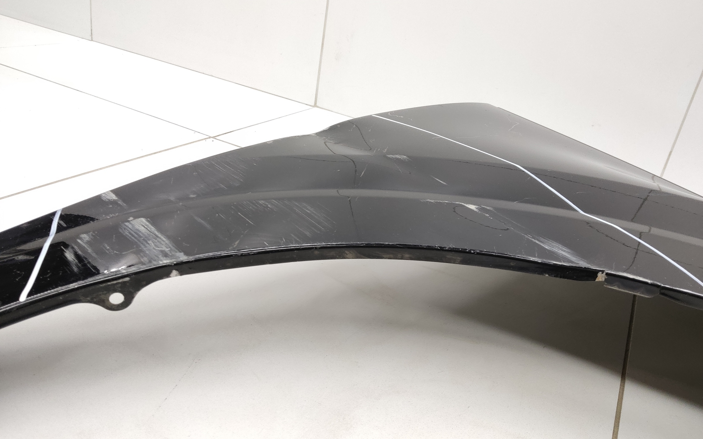 Крыло переднее правое Kia Carnival 4