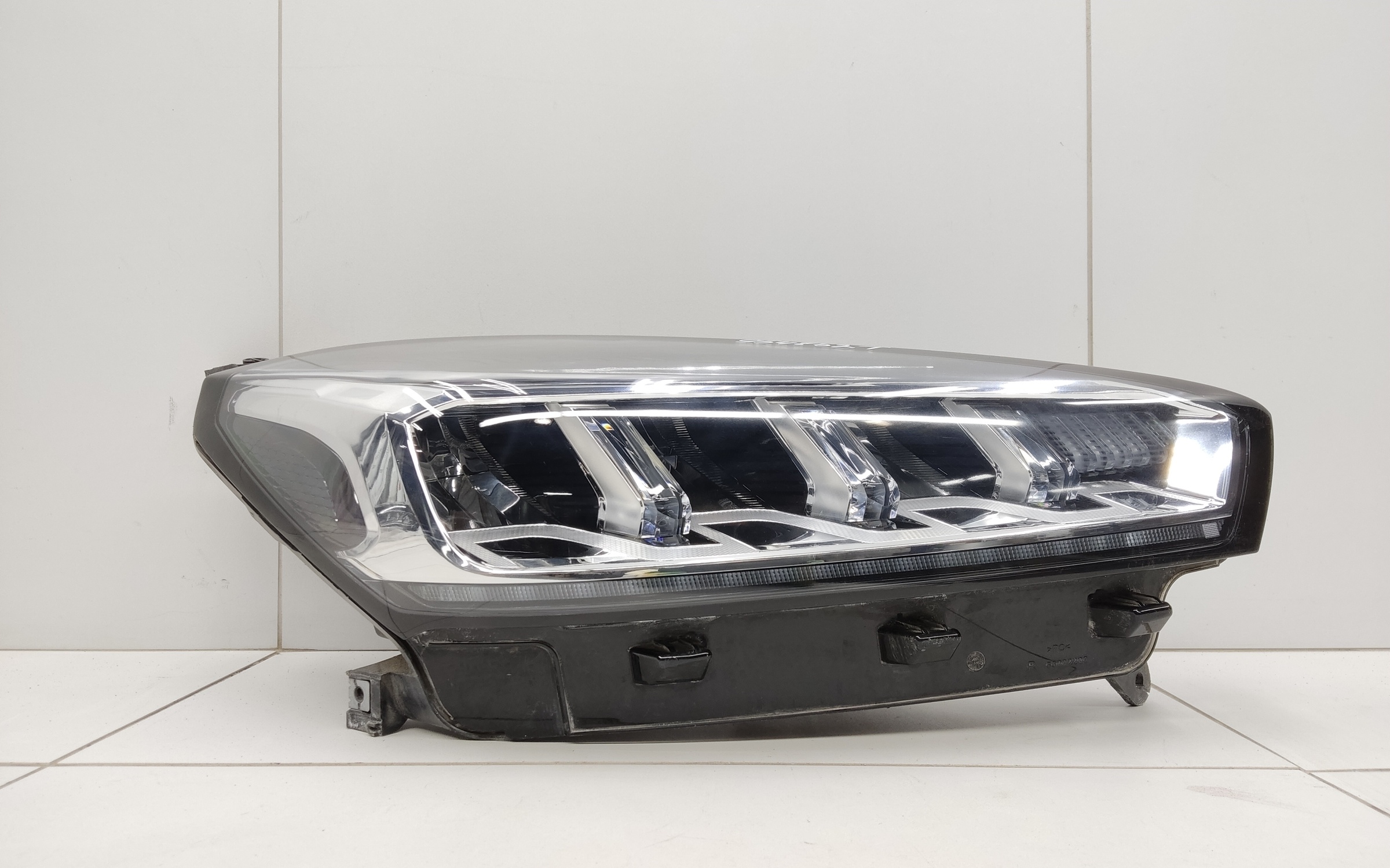 Фара передняя правая Chery Tiggo 7 Pro LED