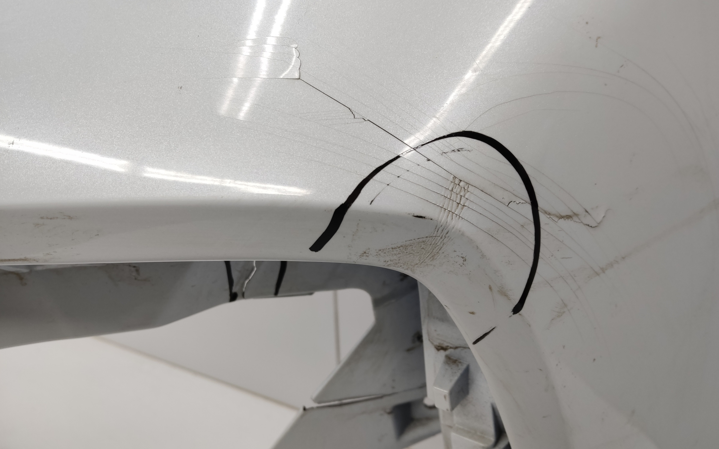 Бампер передний Geely Monjaro