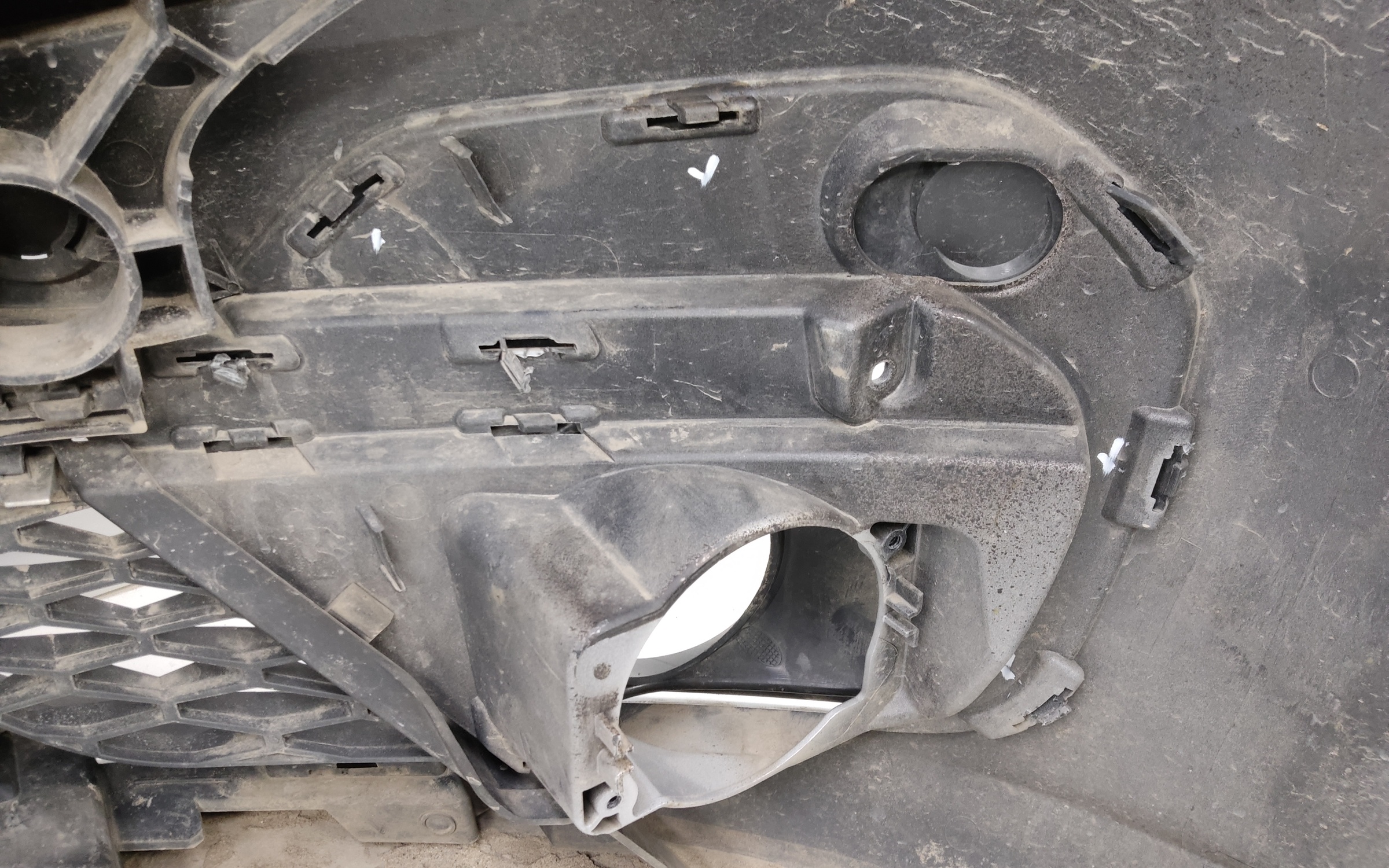 Бампер передний Lada Largus 1 Restail