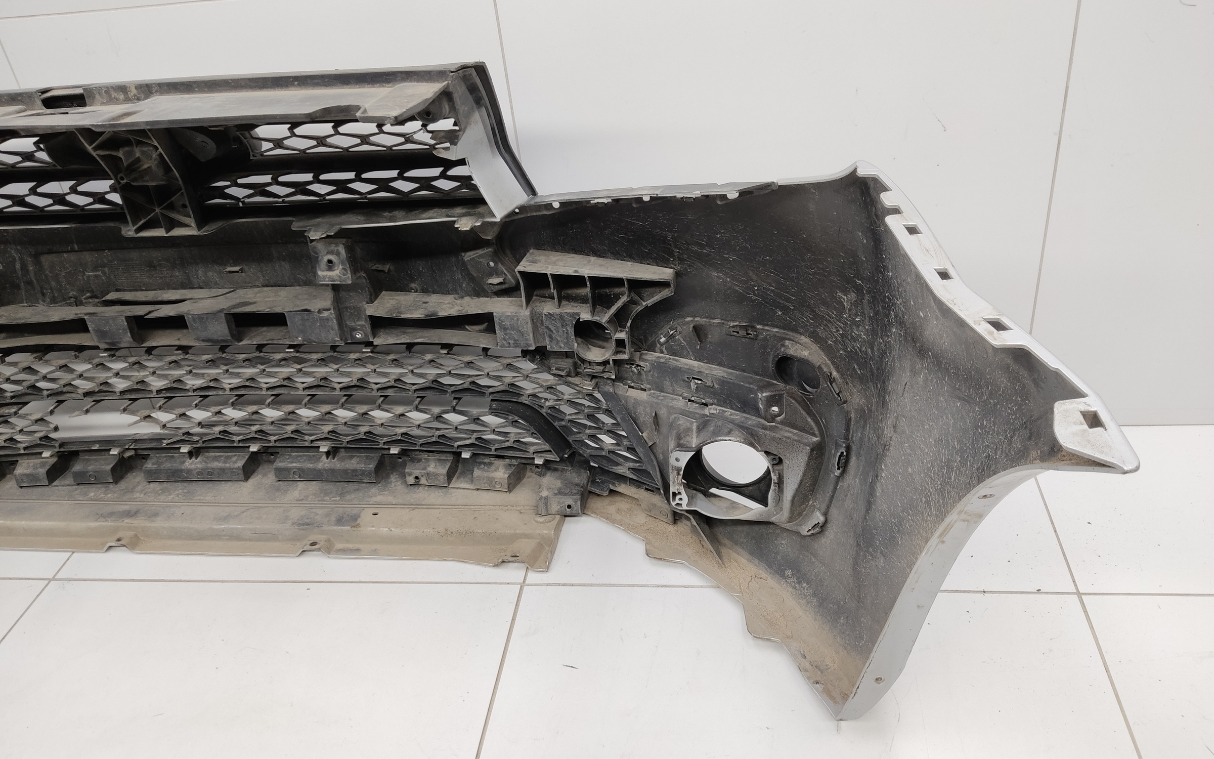 Бампер передний Lada Largus 1 Restail