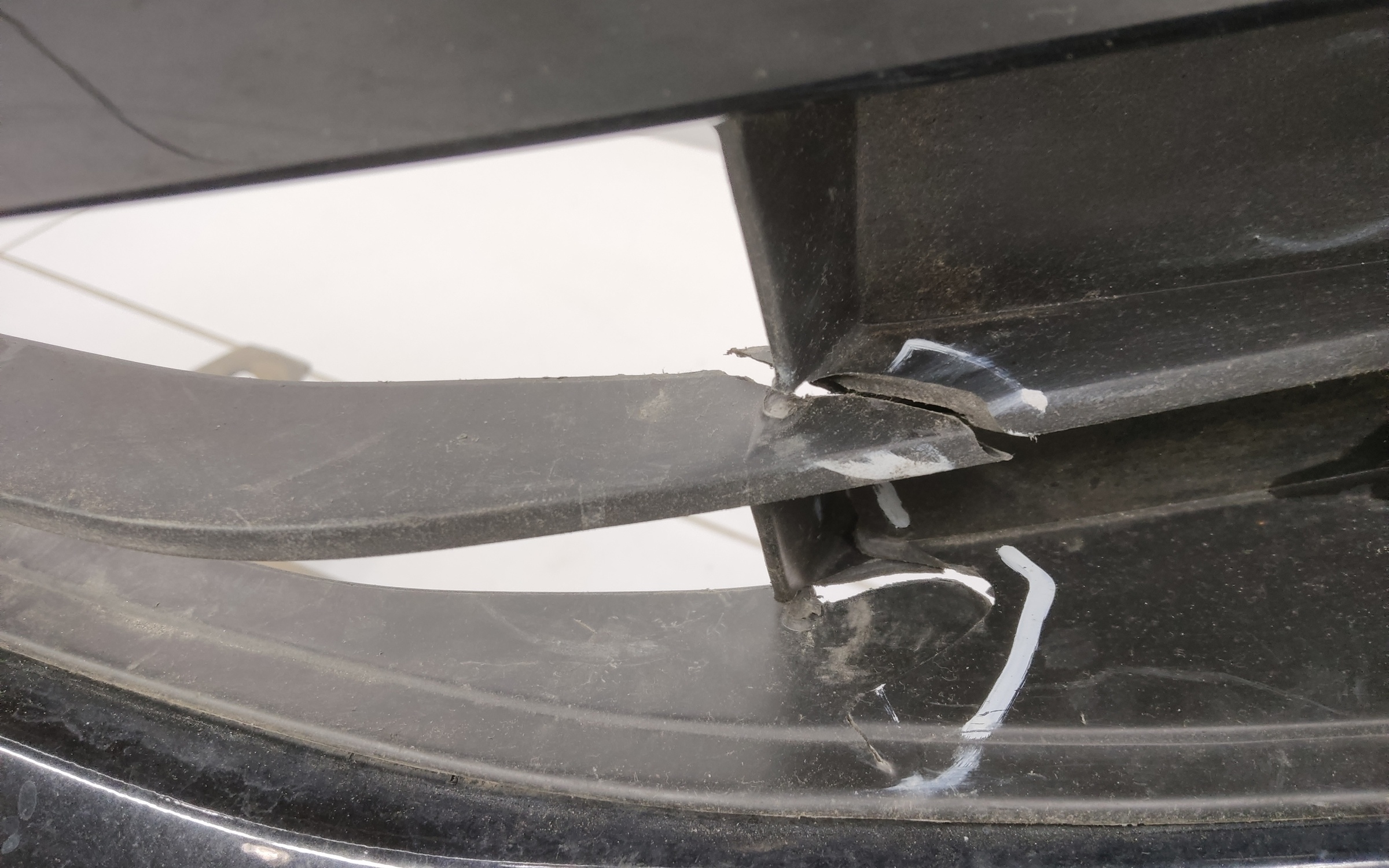 Бампер передний Toyota Land Cruiser 200 Restail 2