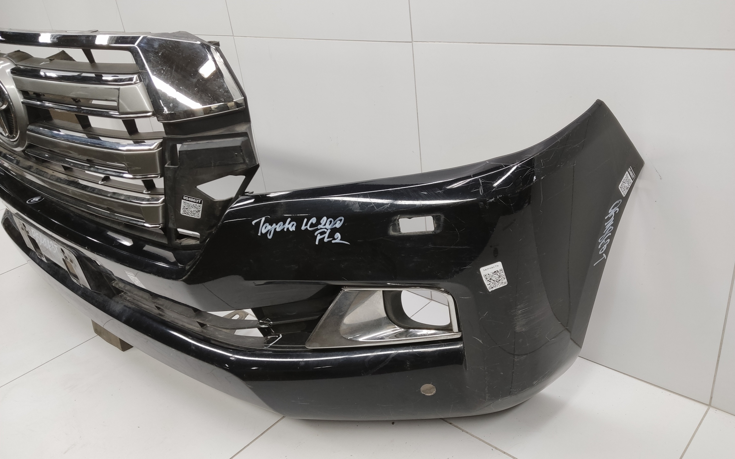 Бампер передний Toyota Land Cruiser 200 Restail 2