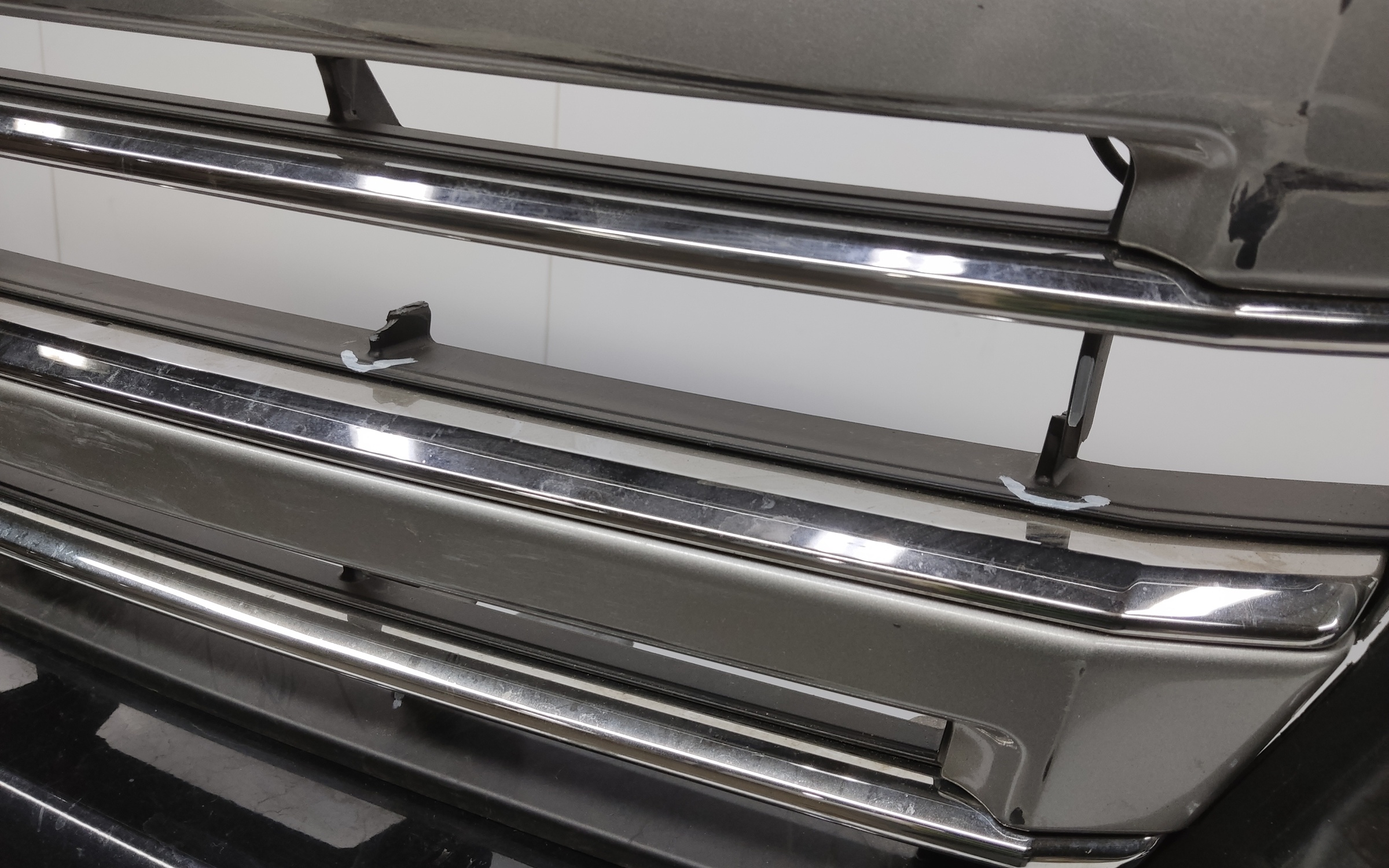 Бампер передний Toyota Land Cruiser 200 Restail 2