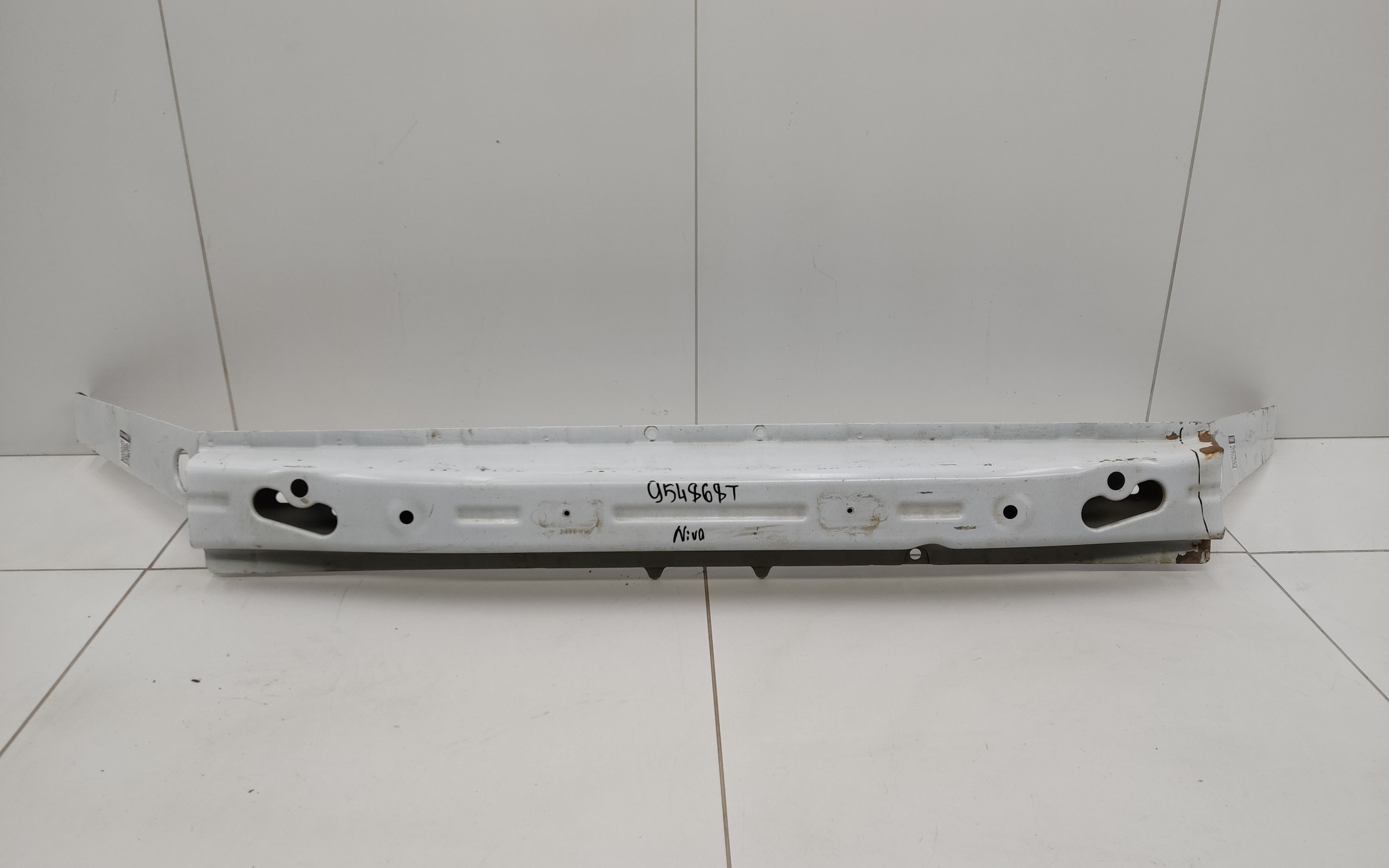 Усилитель переднего бампера Lada Niva Travel