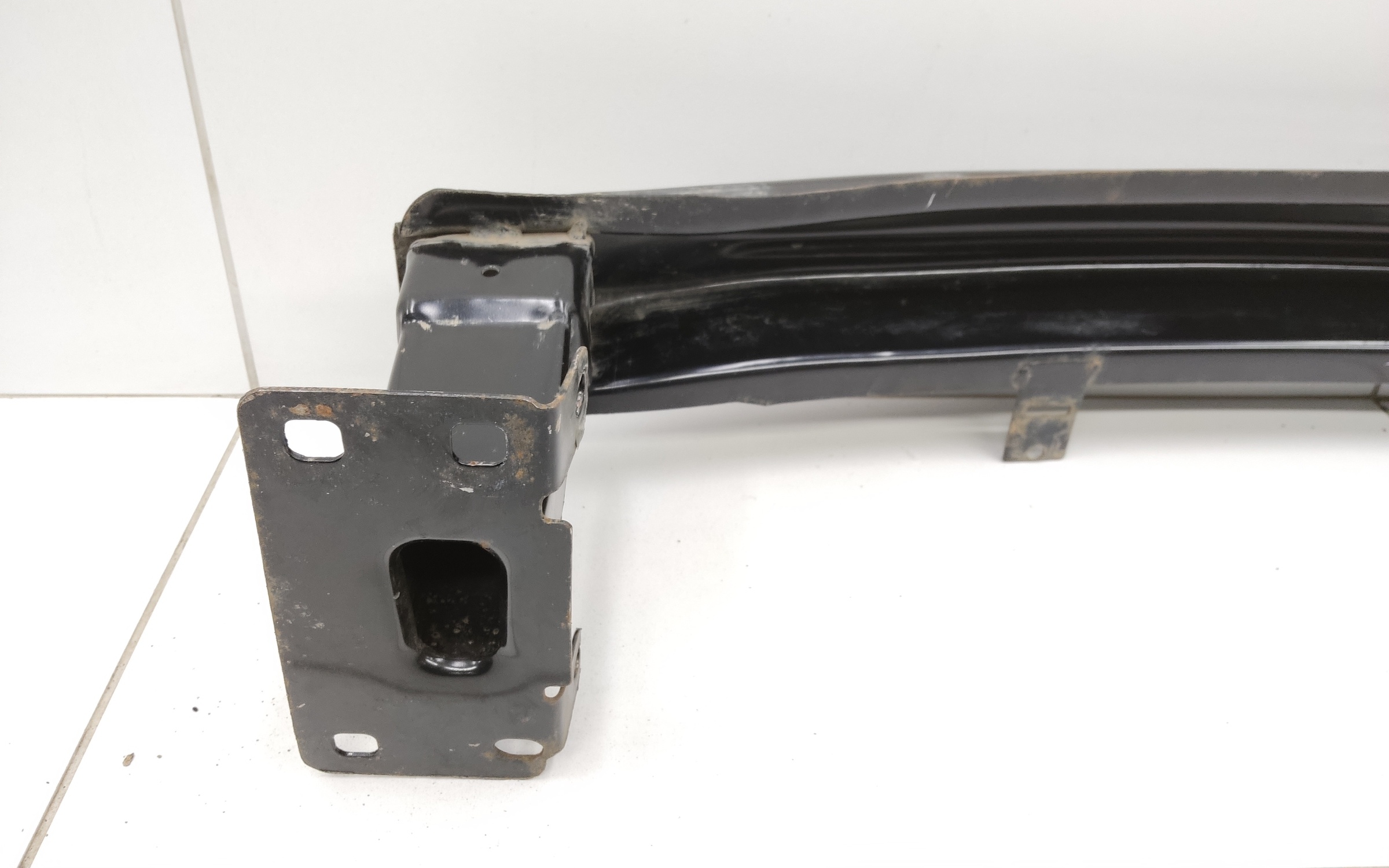 Усилитель переднего бампера Volkswagen Polo 5 " JORDEN "