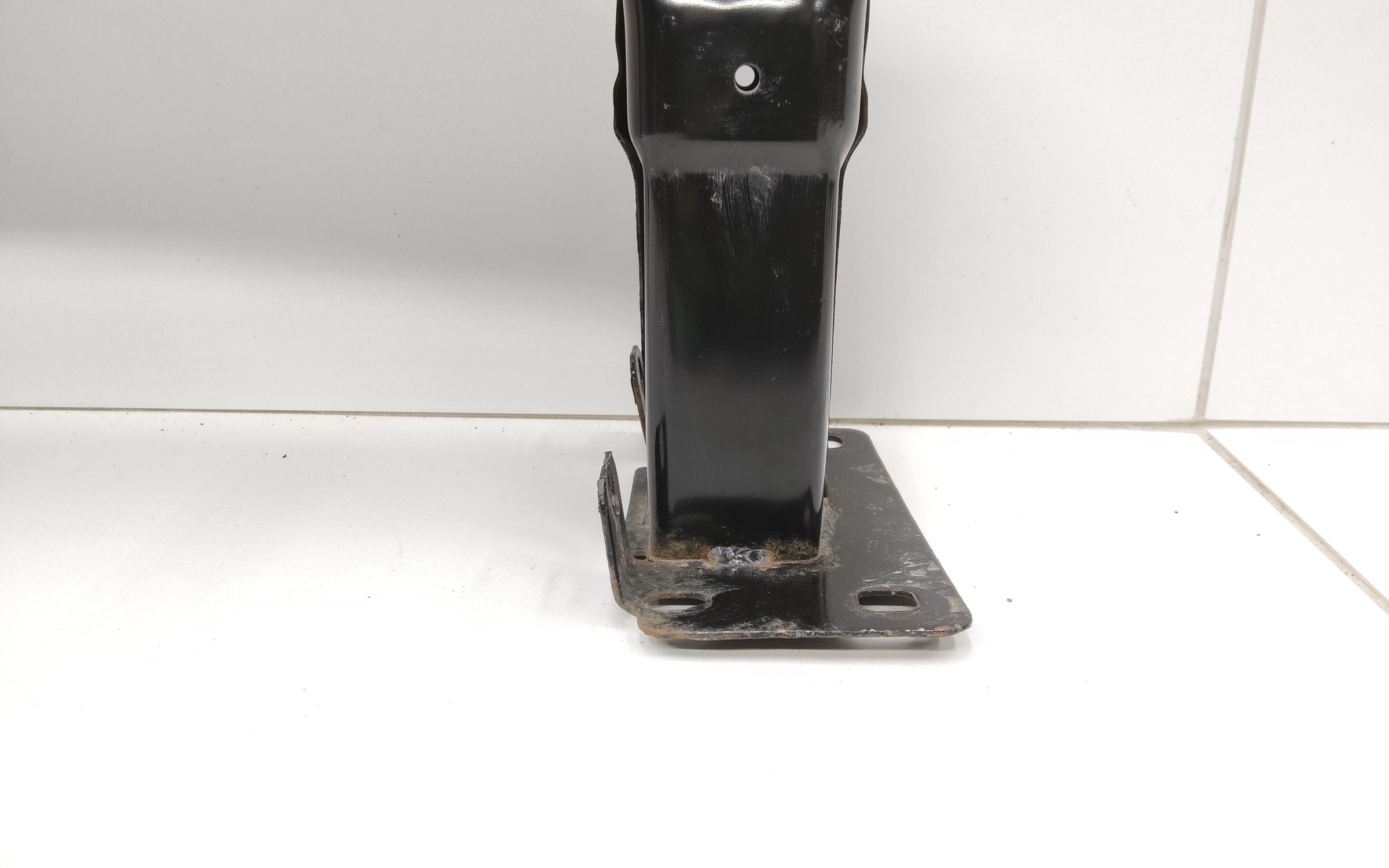 Усилитель переднего бампера Volkswagen Polo 5 " JORDEN "