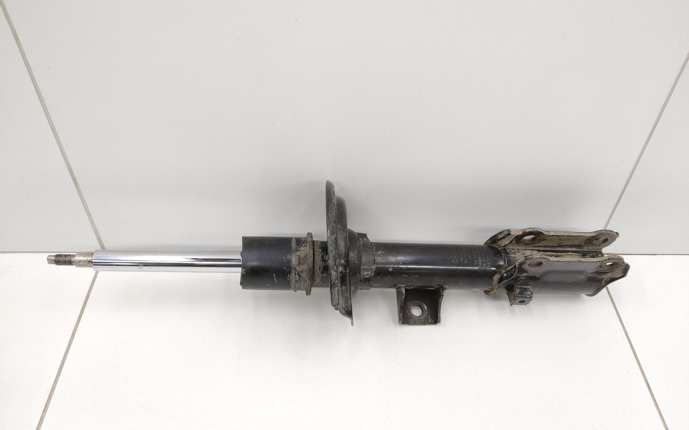 Амортизатор передней подвески правый Hyundai Creta 1