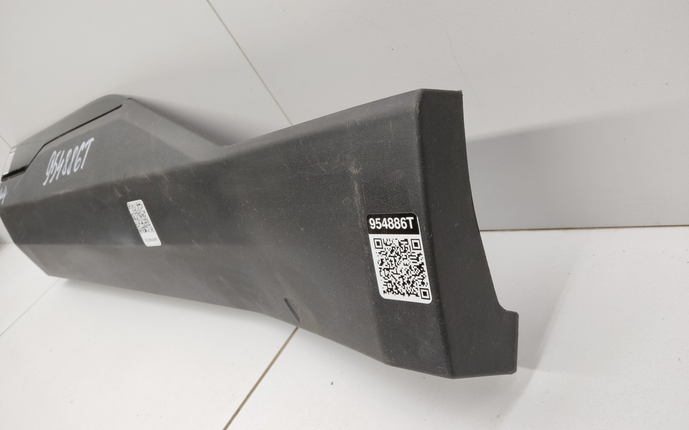 Накладка двери задней левой Geely Atlas 2