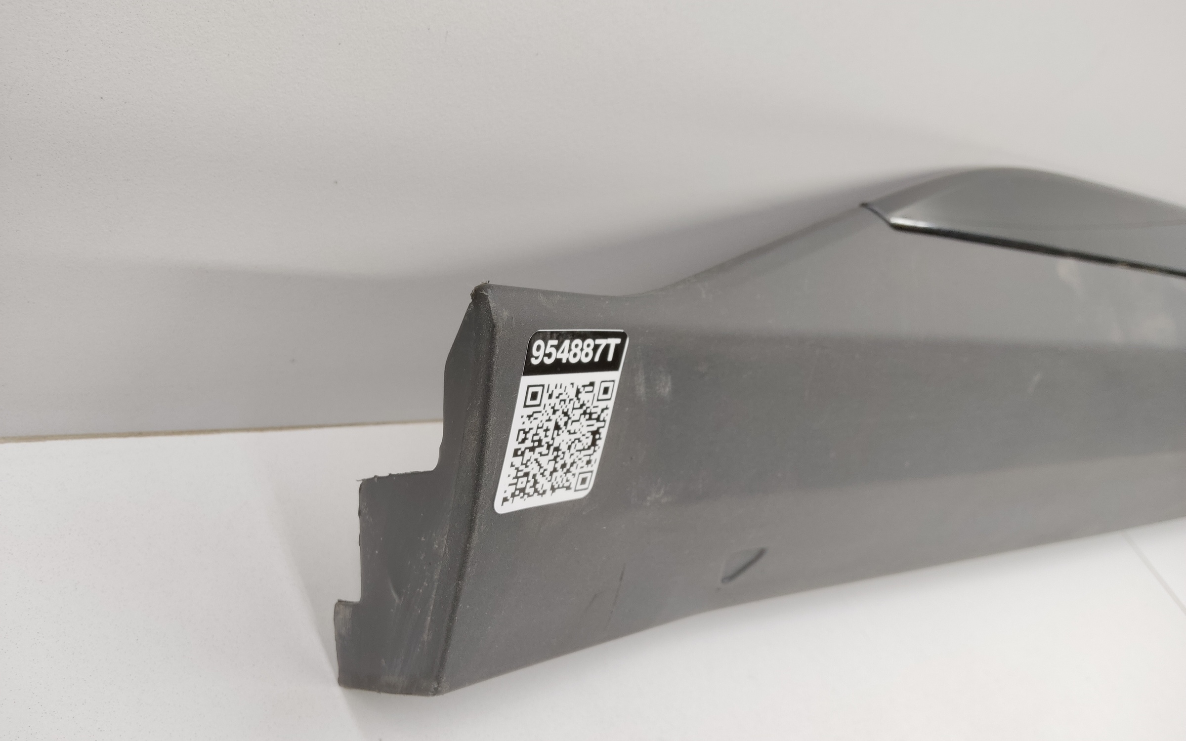 Накладка двери передней левой Geely Atlas 2