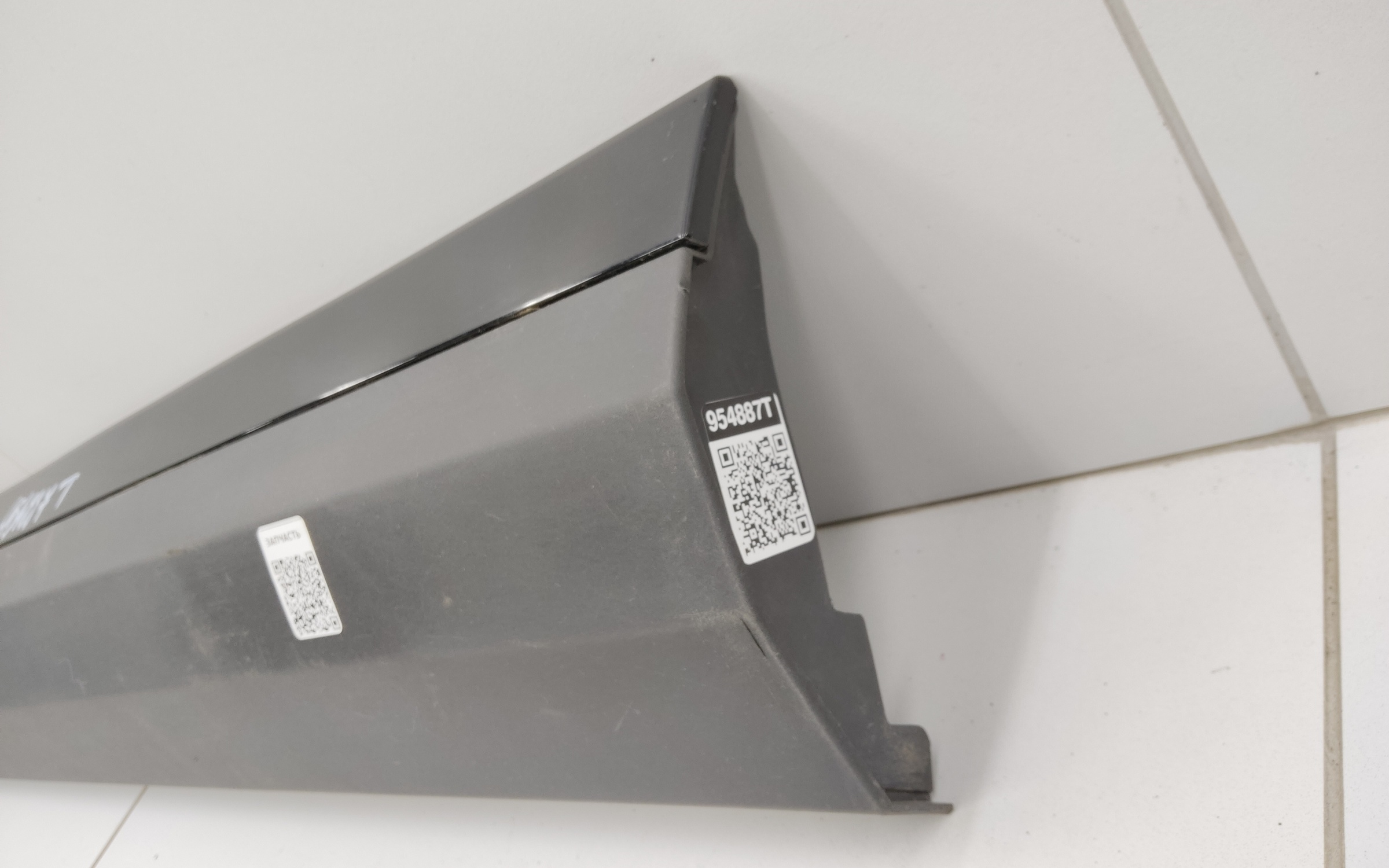 Накладка двери передней левой Geely Atlas 2