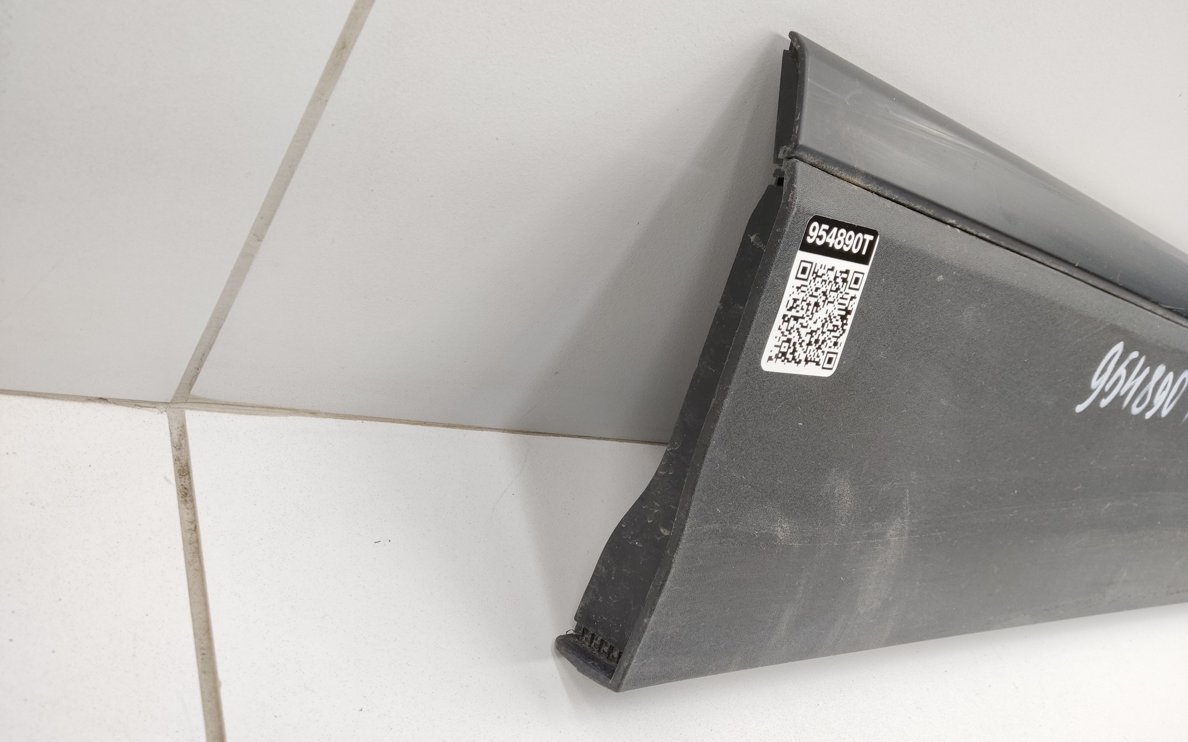 Накладка двери передней правой SWM G05 Pro