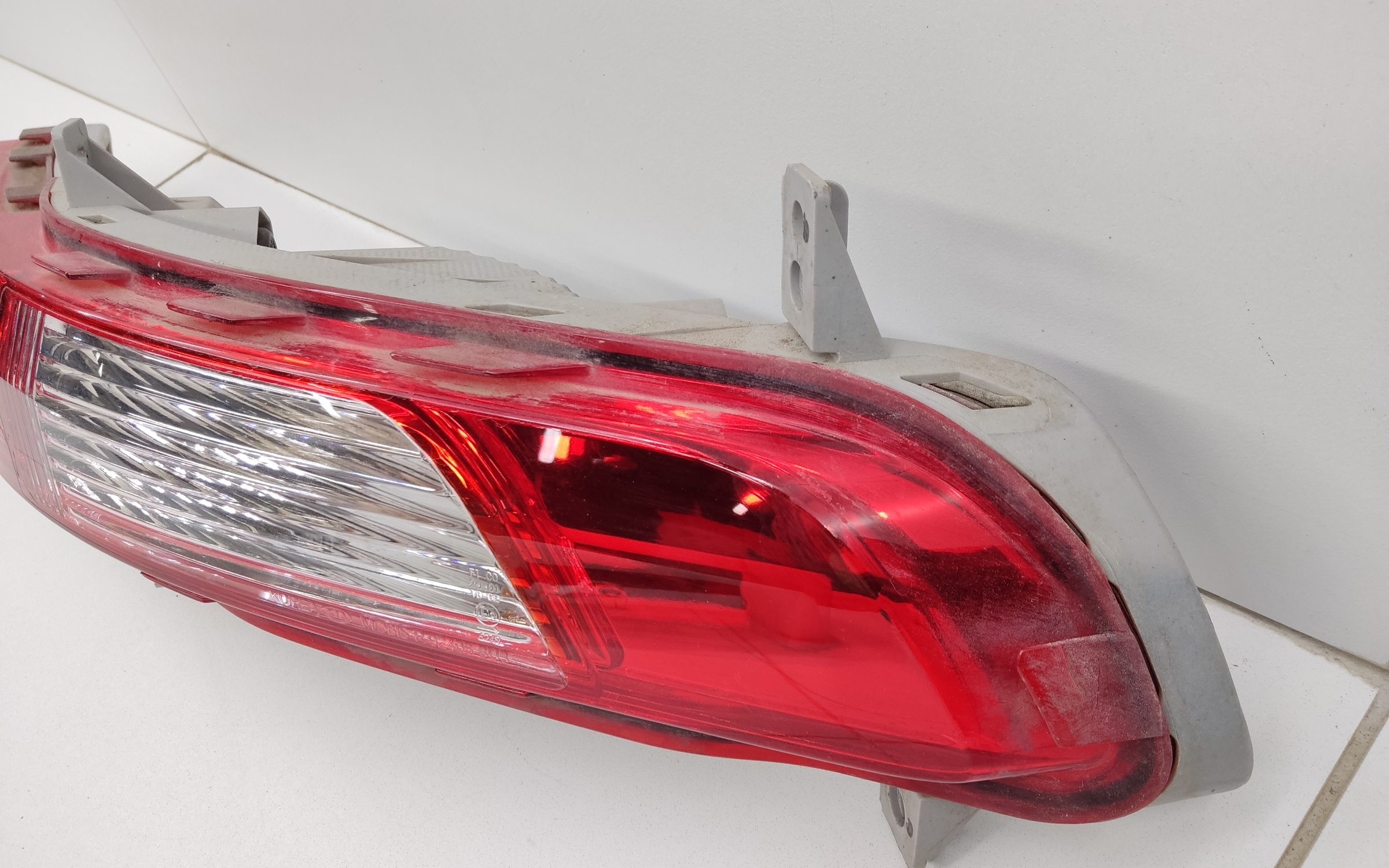 Фара ПТФ задняя правая Kia Sportage 3