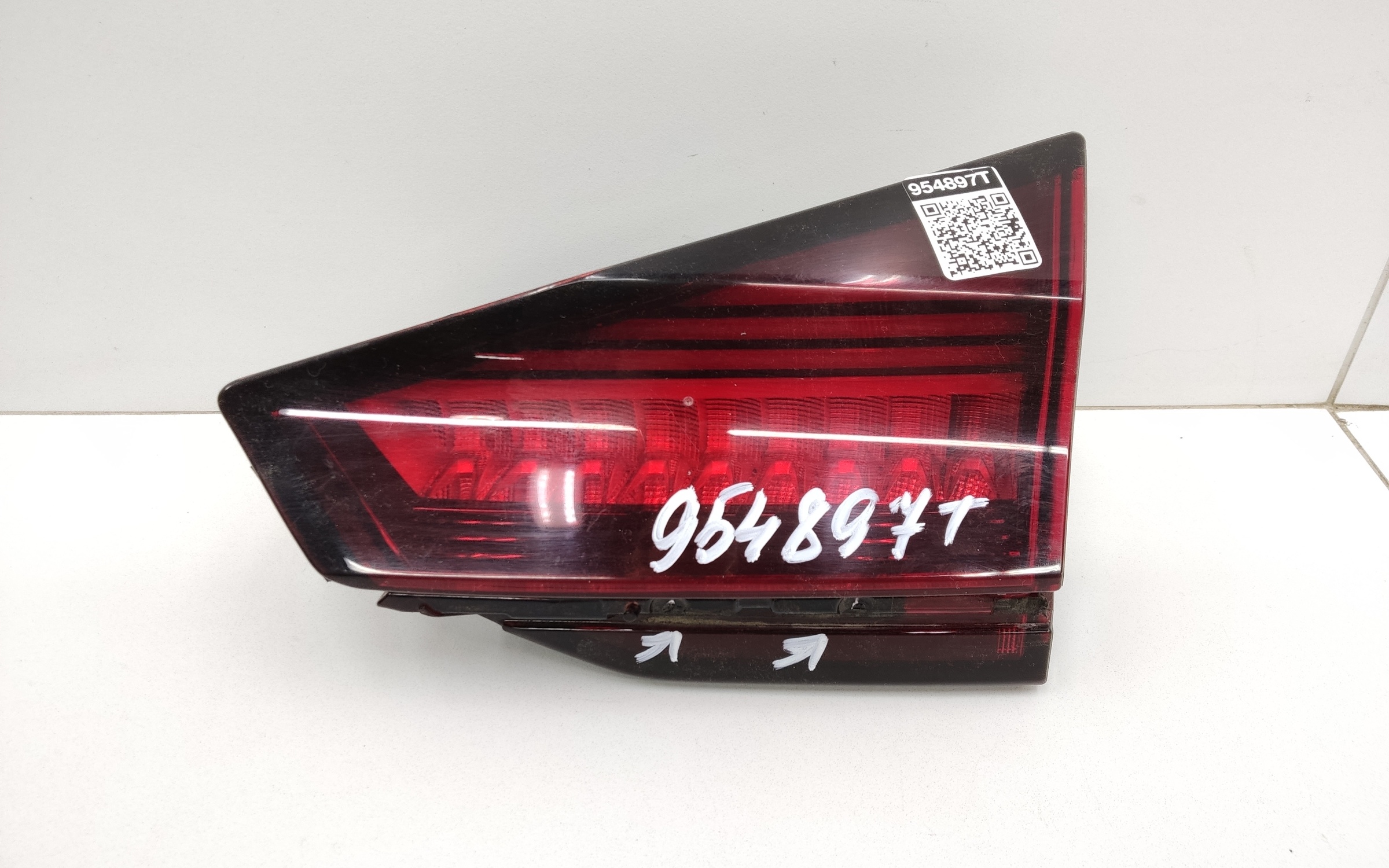 Фонарь задний правый внутренний Geely Atlas Pro