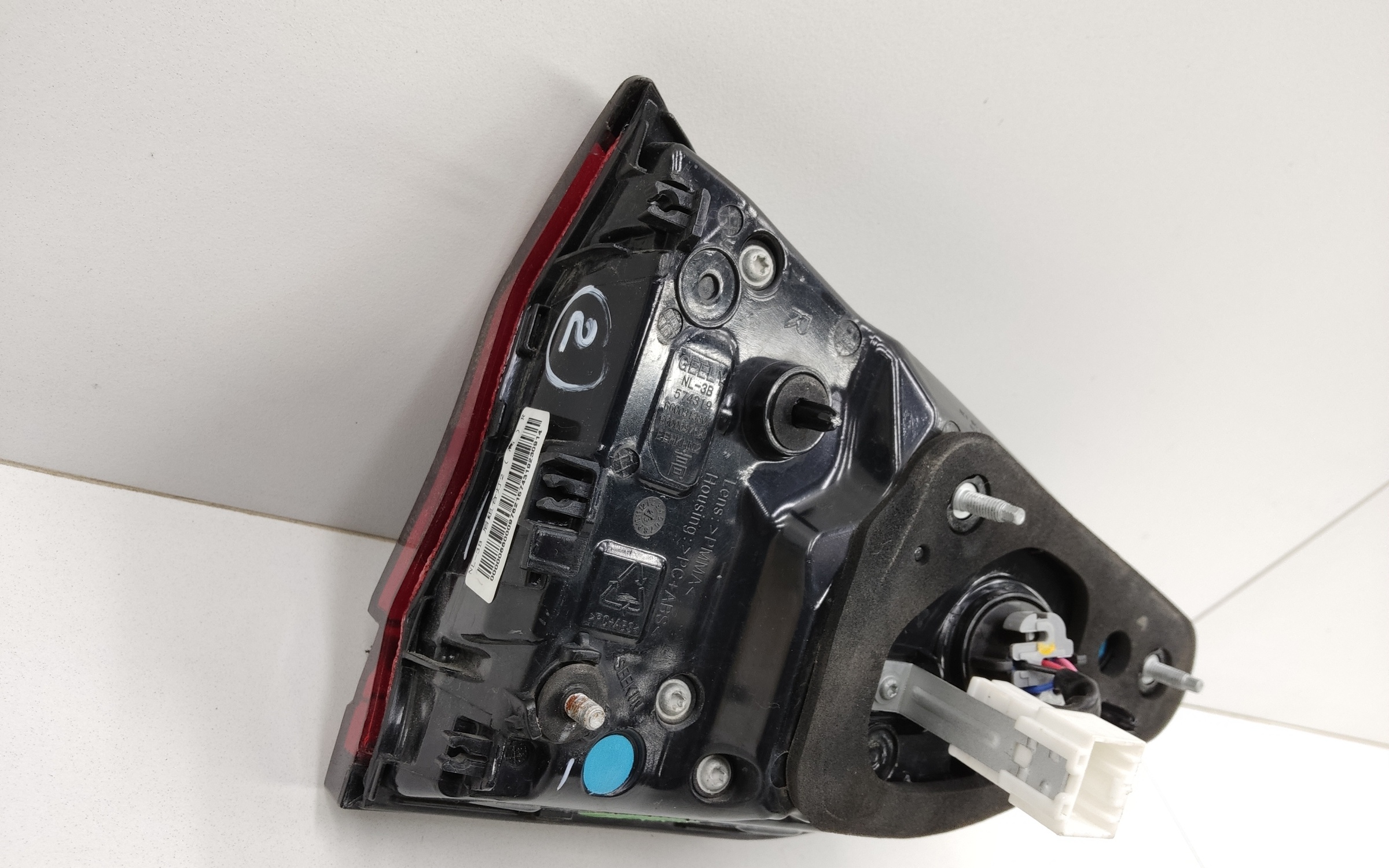 Фонарь задний правый внутренний Geely Atlas Pro