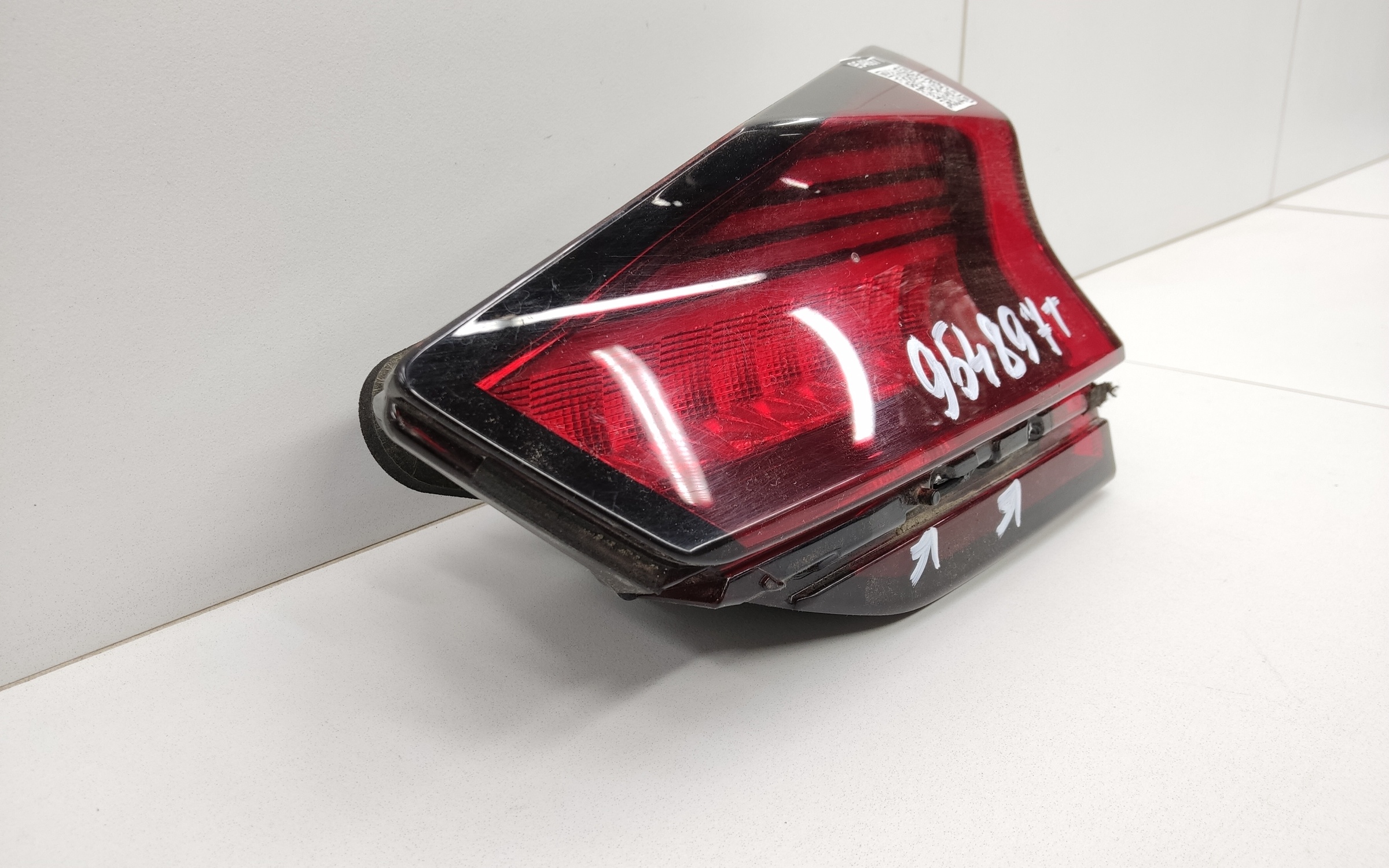 Фонарь задний правый внутренний Geely Atlas Pro