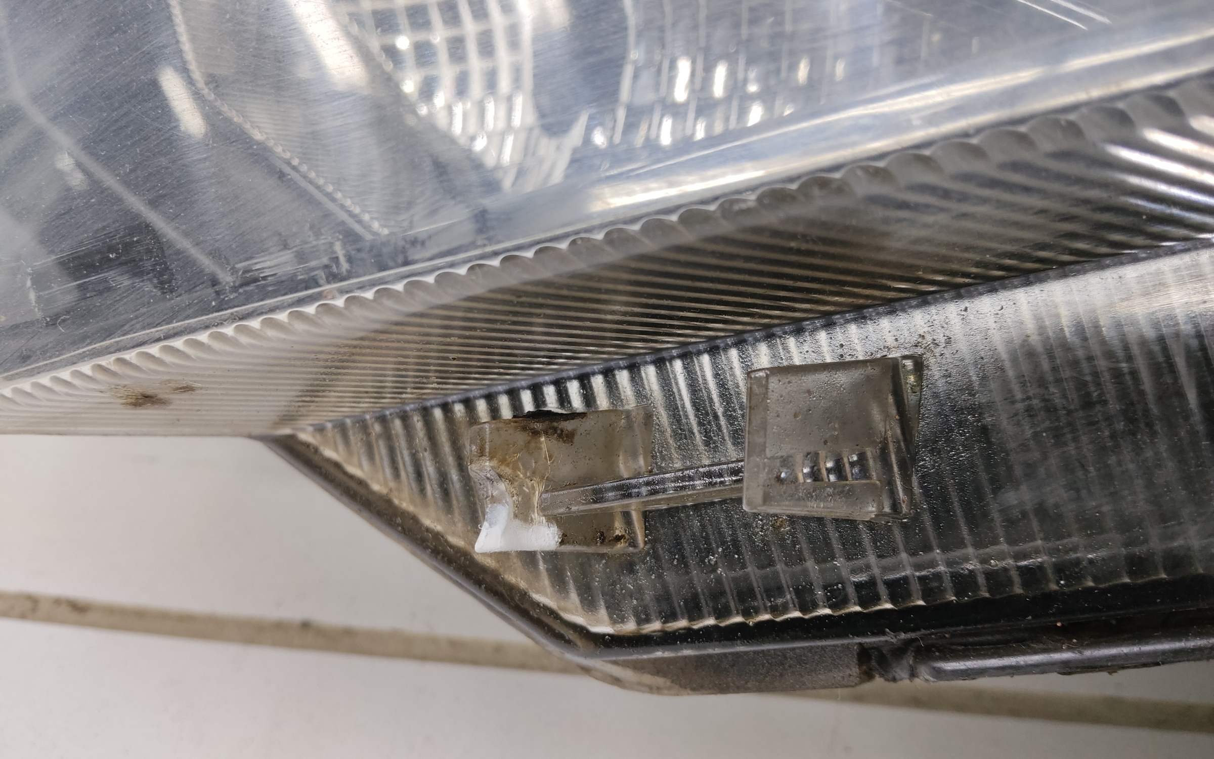 Фара передняя левая Lada Granta 1 Restail галоген с корректором