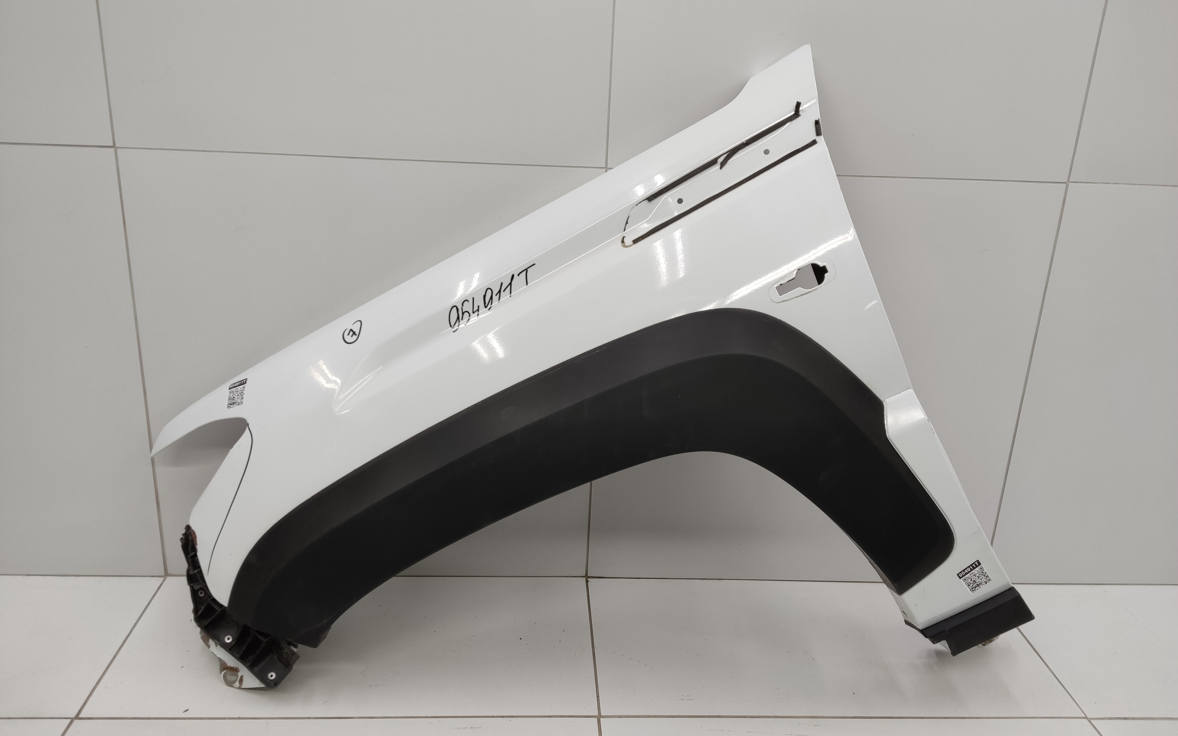 Крыло переднее левое Lada Niva Travel