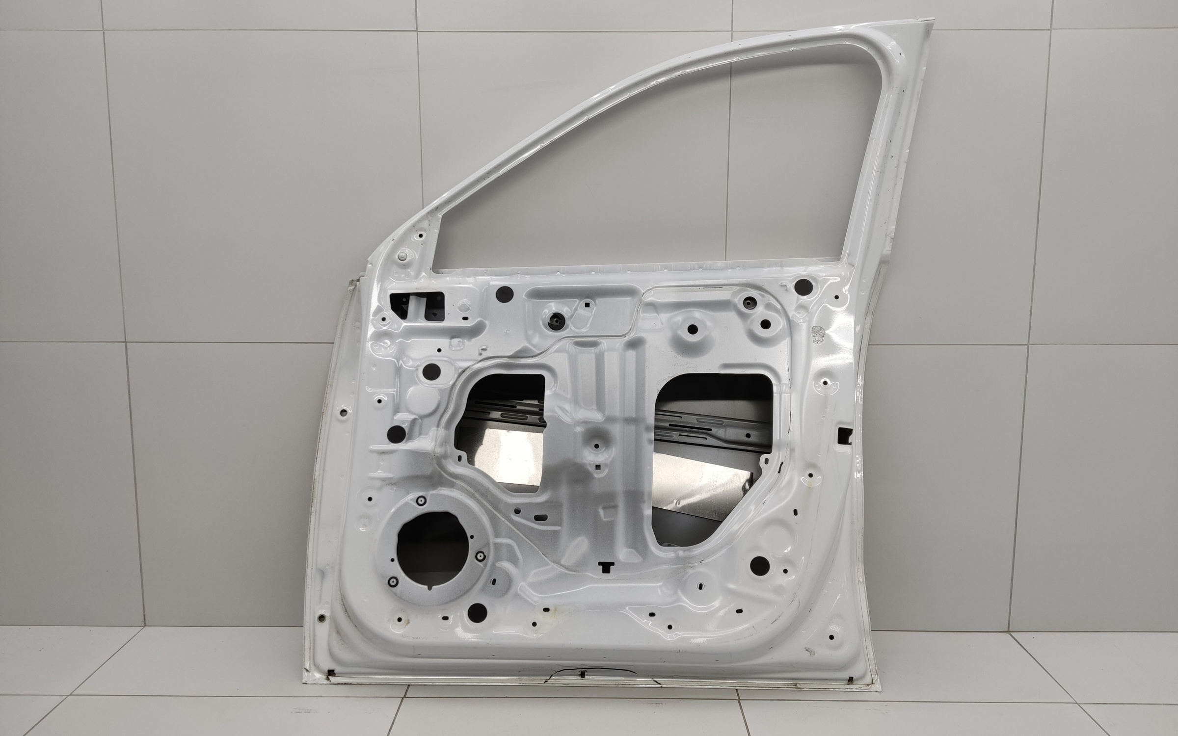 Дверь передняя правая Haval Jolion без молдинга