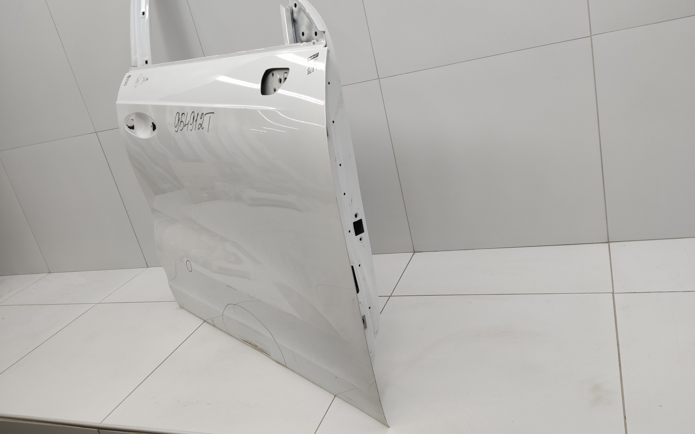 Дверь передняя правая Haval Jolion без молдинга